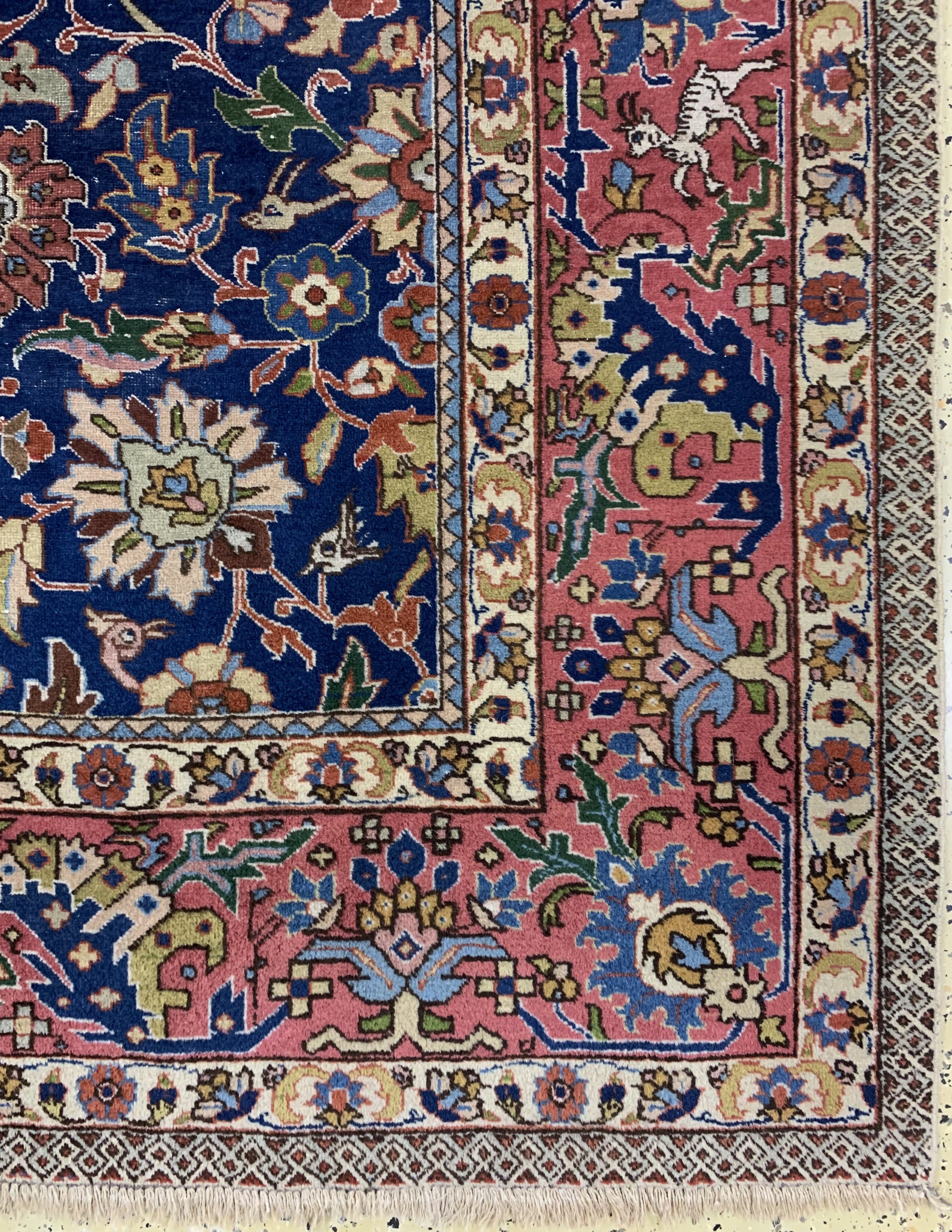 Detail a: Täbriz alt, Persien, Anfang 20.Jhd, Wolle auf Baumwolle, ca. 290 x 220 cm, EHZ: 3(restaurierte Stelle).