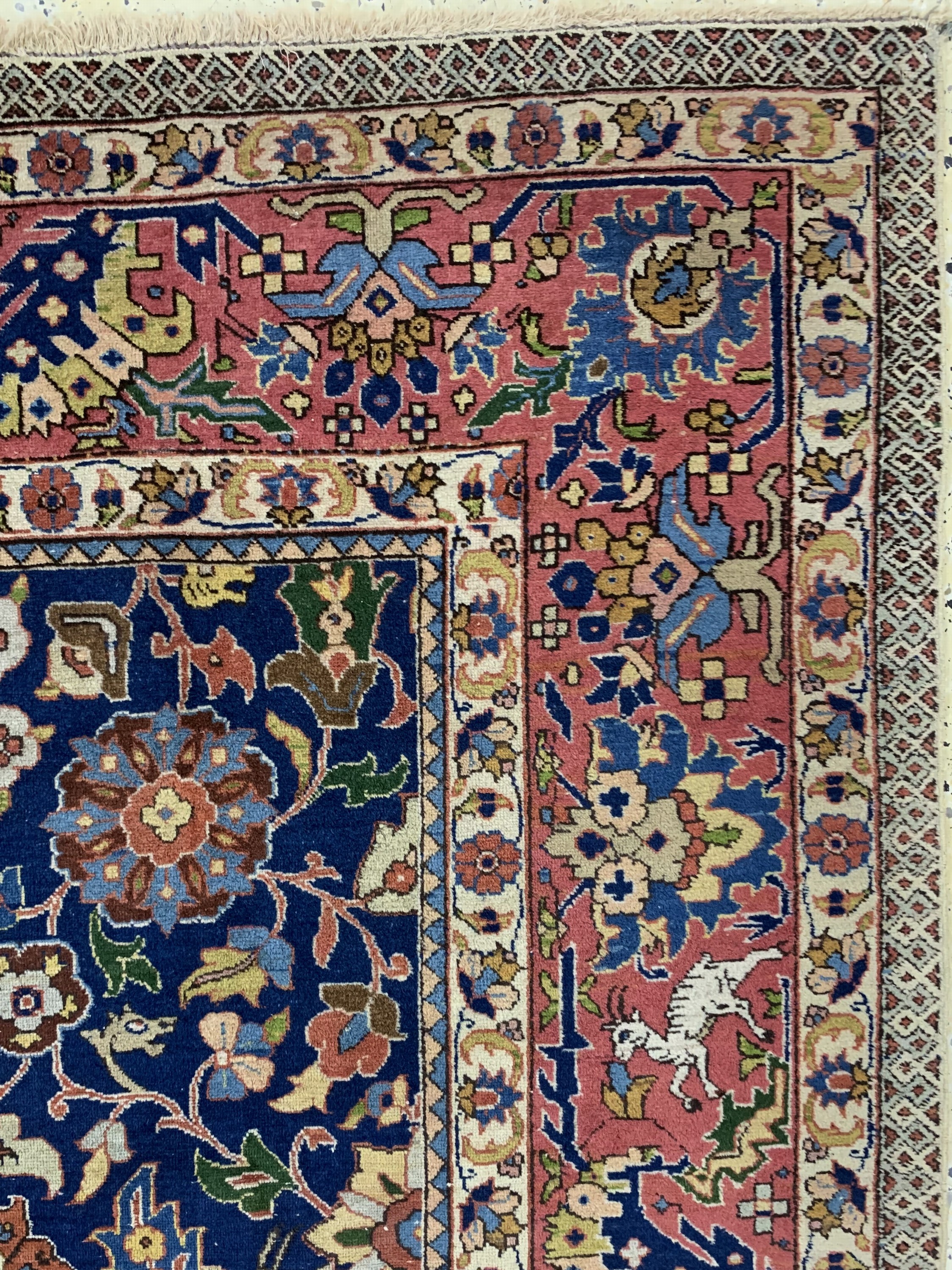 Detail f: Täbriz alt, Persien, Anfang 20.Jhd, Wolle auf Baumwolle, ca. 290 x 220 cm, EHZ: 3(restaurierte Stelle).