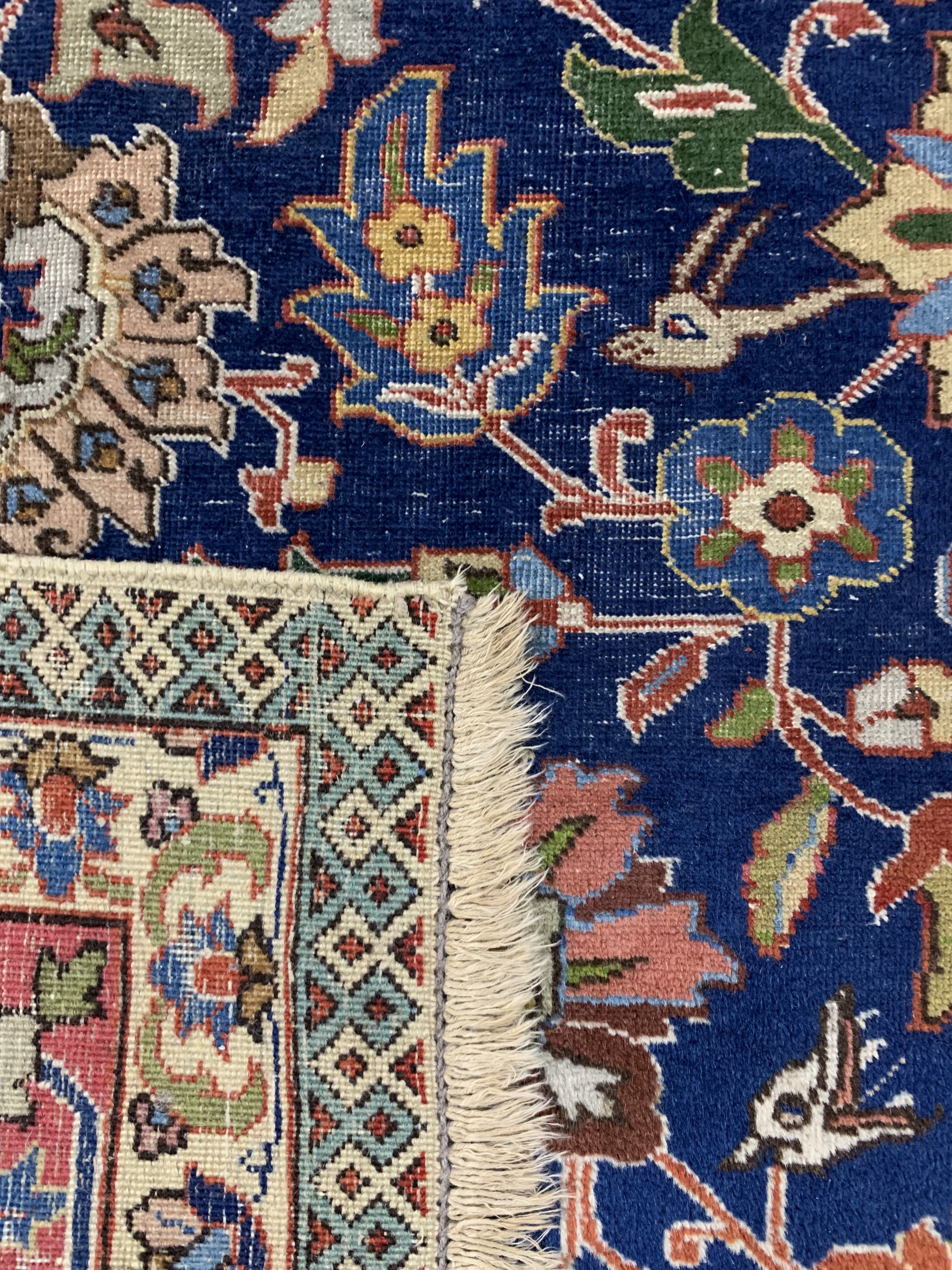 Detail h: Täbriz alt, Persien, Anfang 20.Jhd, Wolle auf Baumwolle, ca. 290 x 220 cm, EHZ: 3(restaurierte Stelle).