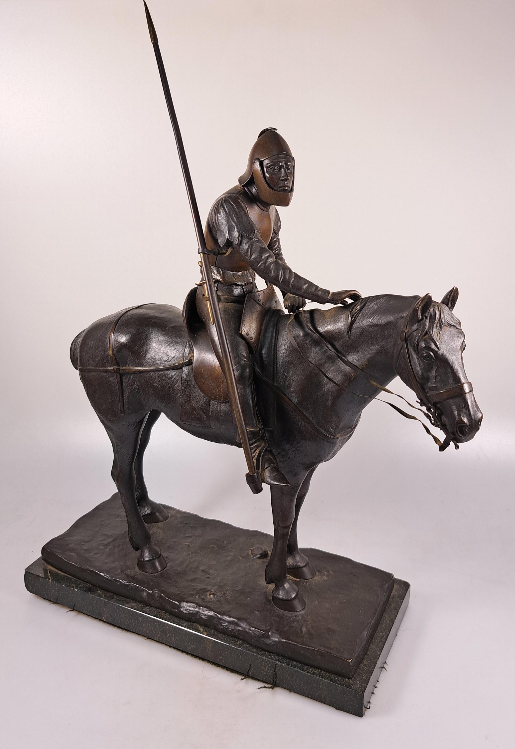 Detail a: August Friedrich Karl von Strantz, 1851- 1927, Ritter mit Lanze zu Pferd, Bronze, Serpentinplinthe, Gesamth. mit Lanze ca. 42cm, Gießerstempel ...