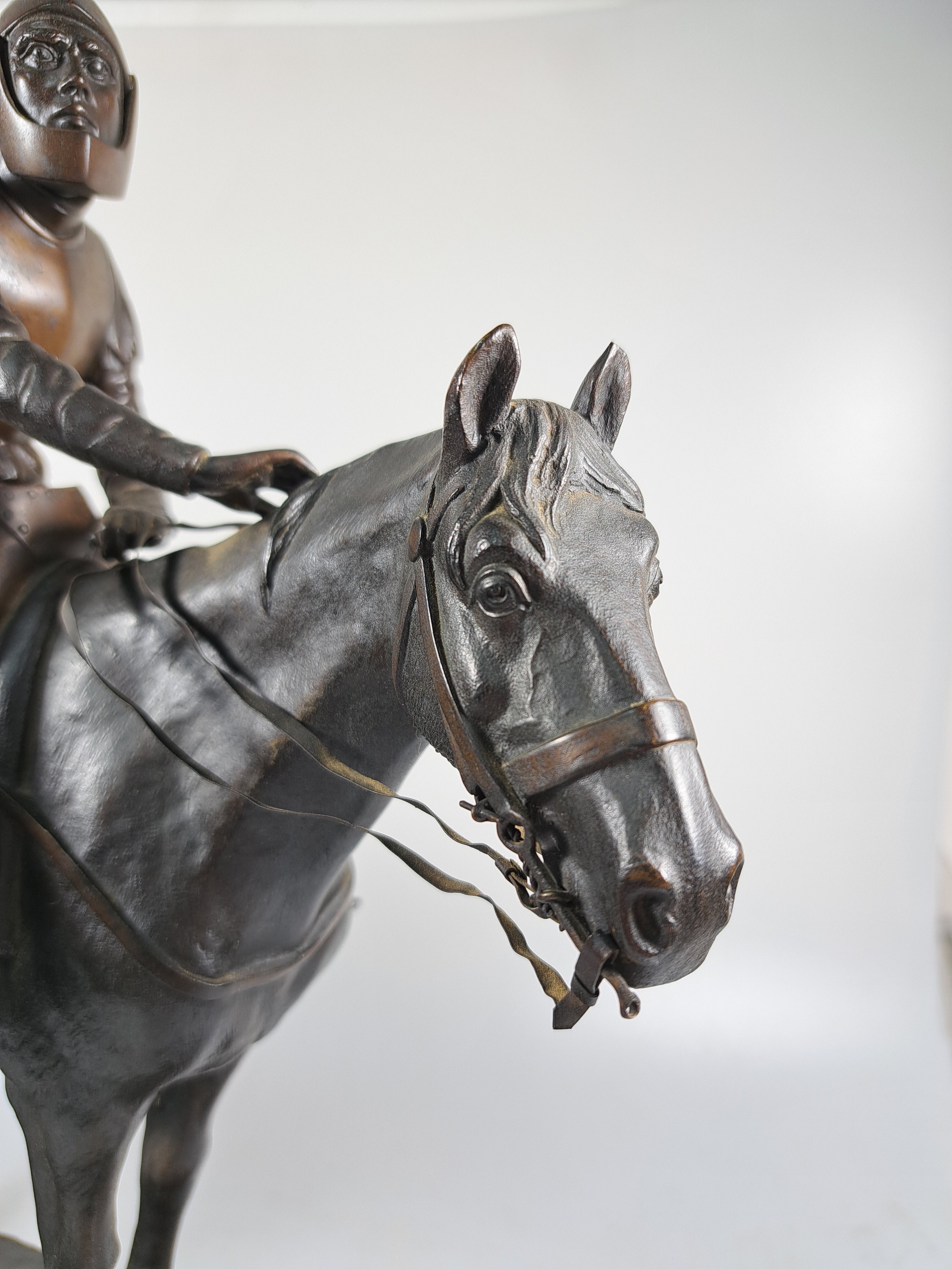 Detail c: August Friedrich Karl von Strantz, 1851- 1927, Ritter mit Lanze zu Pferd, Bronze, Serpentinplinthe, Gesamth. mit Lanze ca. 42cm, Gießerstempel ...
