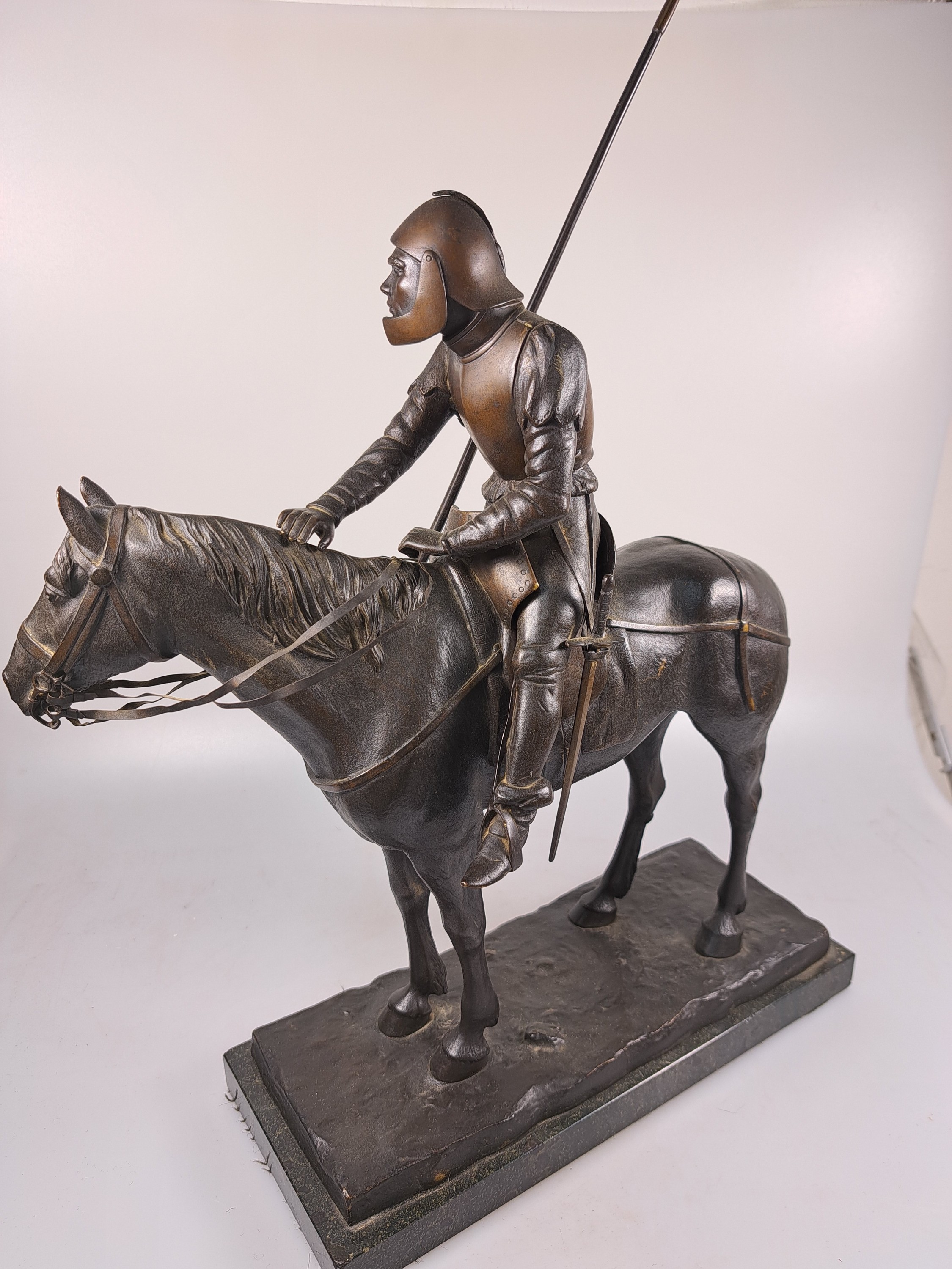 Detail d: August Friedrich Karl von Strantz, 1851- 1927, Ritter mit Lanze zu Pferd, Bronze, Serpentinplinthe, Gesamth. mit Lanze ca. 42cm, Gießerstempel ...