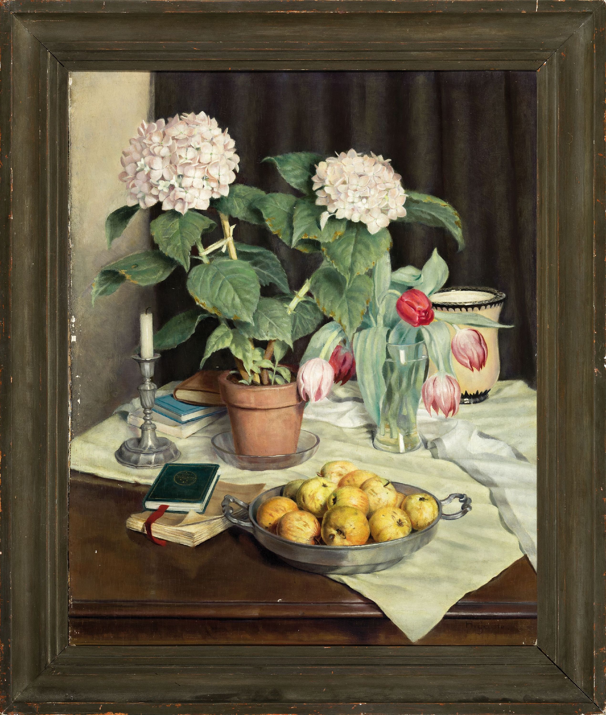 Detail k: Hildegard Glade, 1885-1947, großes Stillleben in neusachlichem Duktus, mit Apfelschale, Bücher, Tulpen und Hortensien undZinnleuchter, ...