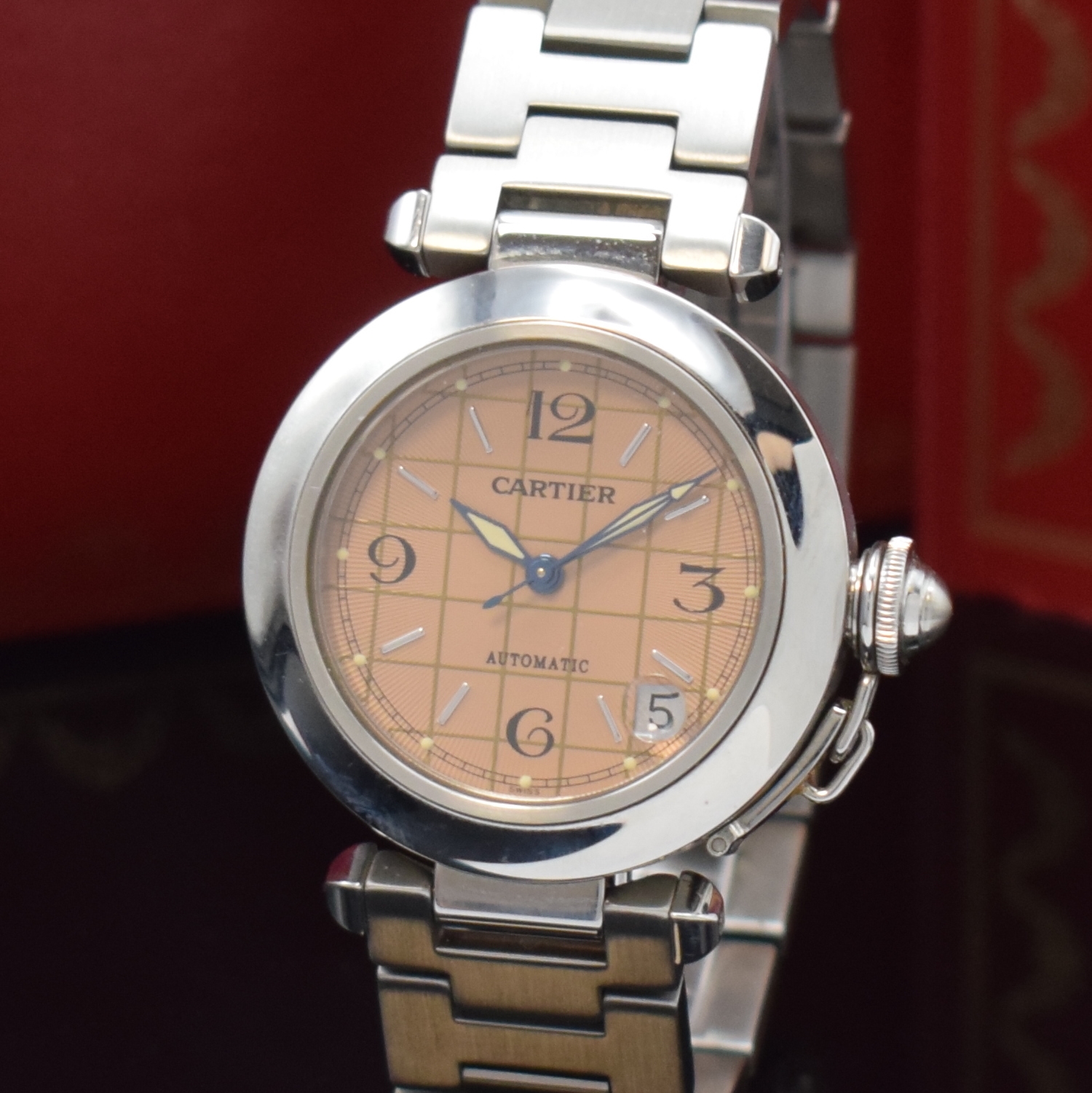 Detail a: CARTIER Pasha Armbanduhr in Stahl Referenz 2324, Schweiz verk. lt. beil. Pap. 01/1997, Automatik, orig. Gliederband m. dopp. Faltschl., Boden 8-fach ...