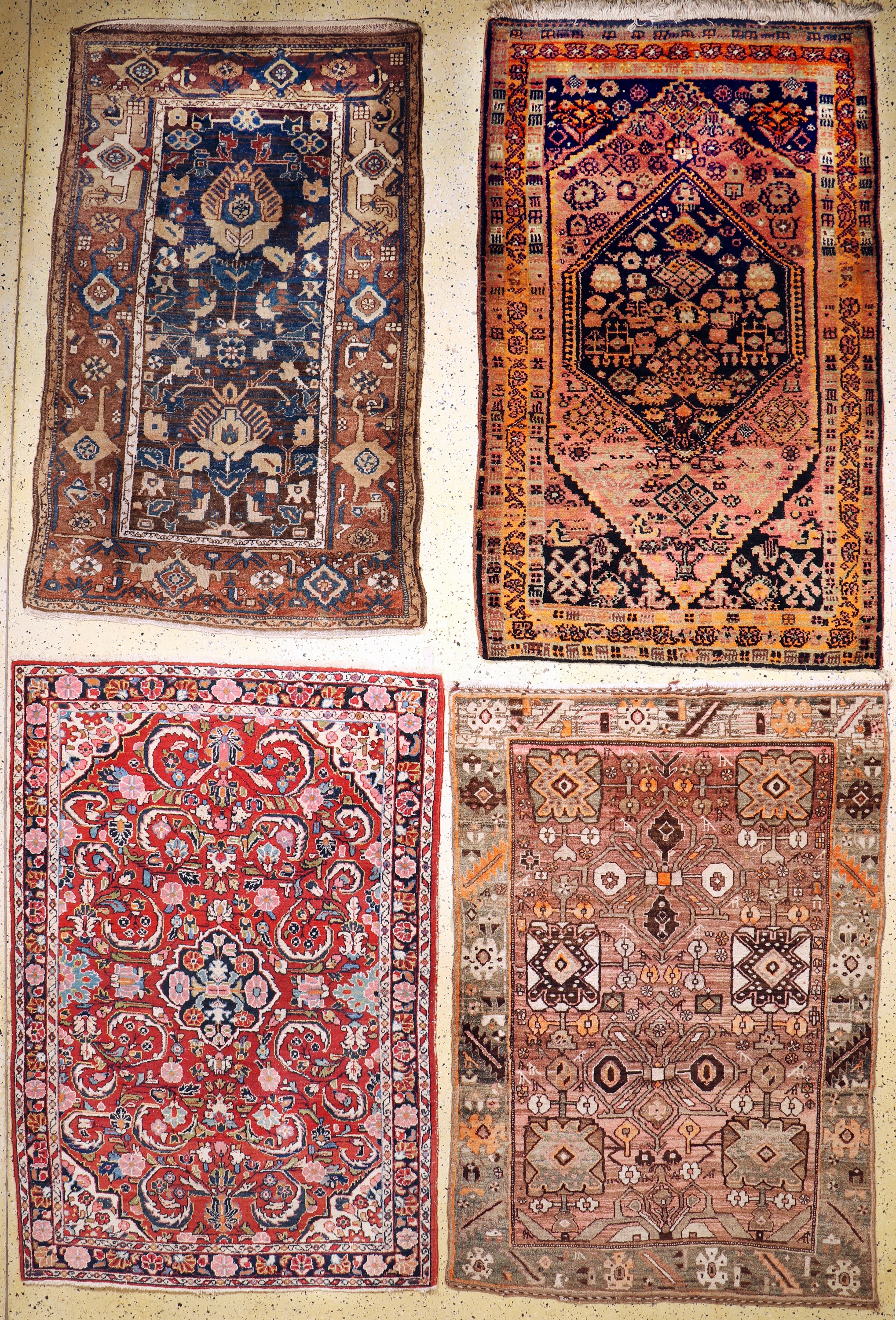 Konvolut aus 4 Persische Brücken, Anfang 20.Jhd, Wolle auf Baumwolle, ca. 199 x 138 cm, EHZ: 2-3
