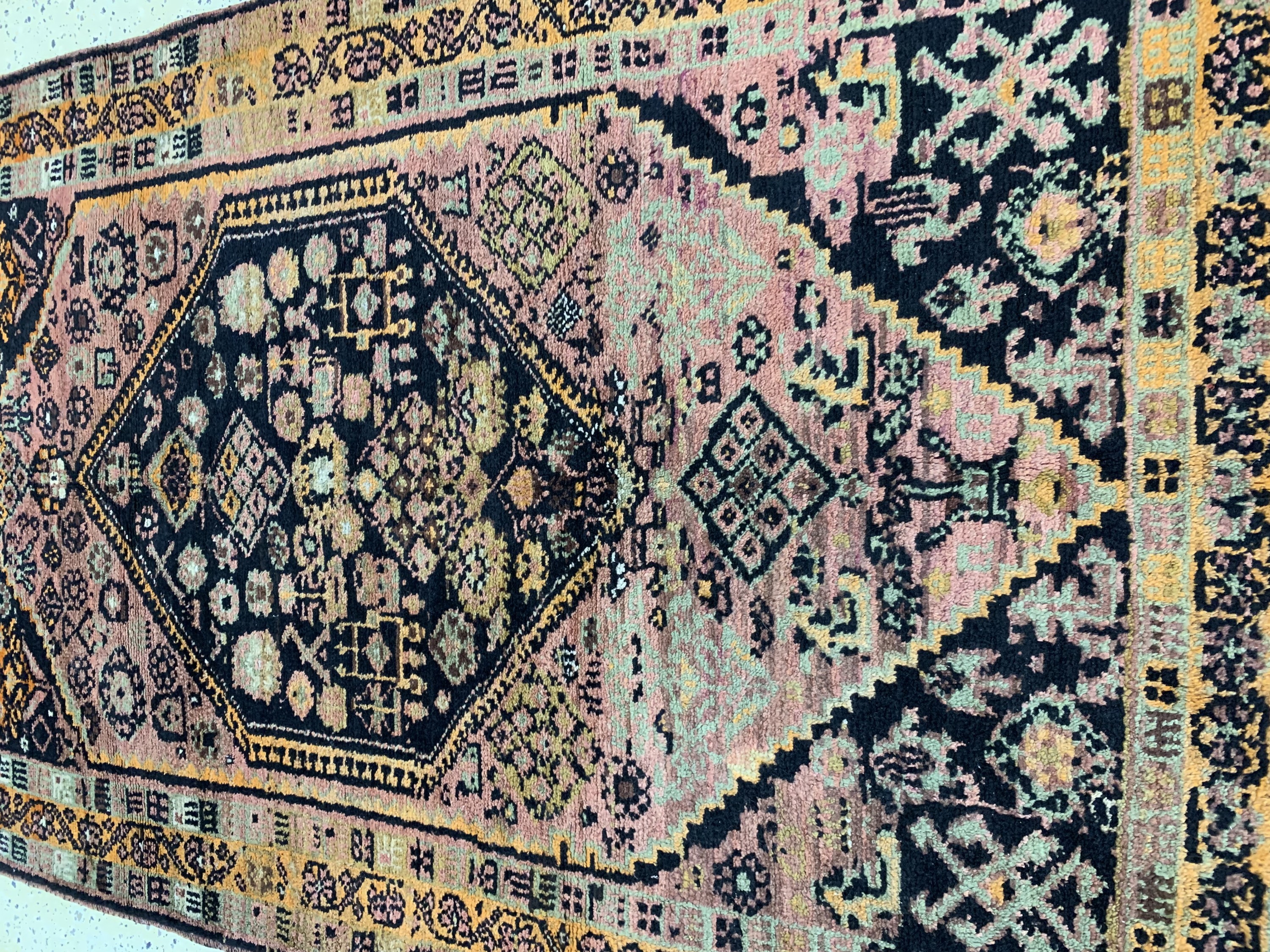 Detail c: Konvolut aus 4 Persische Brücken, Anfang 20.Jhd, Wolle auf Baumwolle, ca. 199 x 138 cm, EHZ: 2-3