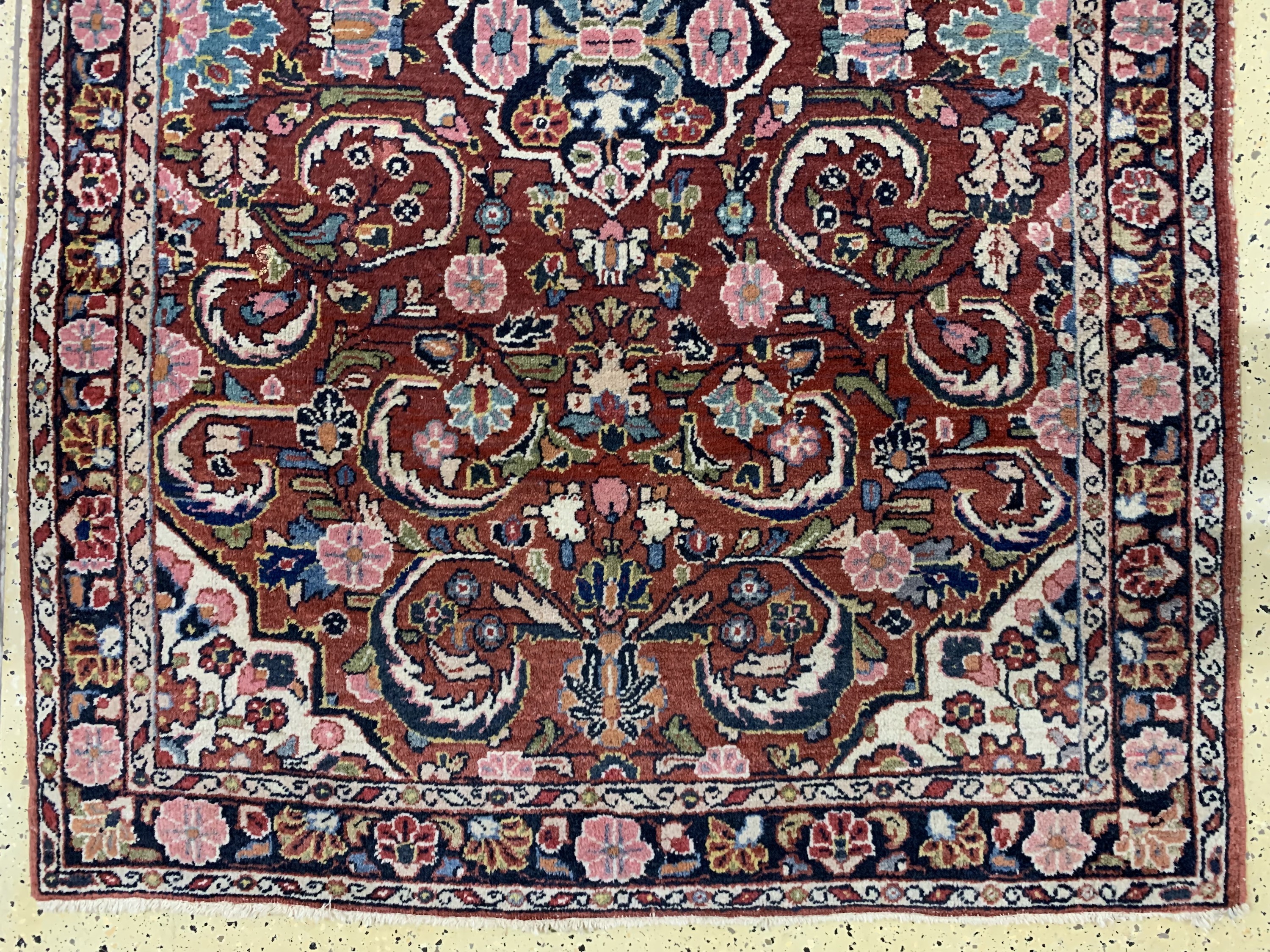 Detail j: Konvolut aus 4 Persische Brücken, Anfang 20.Jhd, Wolle auf Baumwolle, ca. 199 x 138 cm, EHZ: 2-3