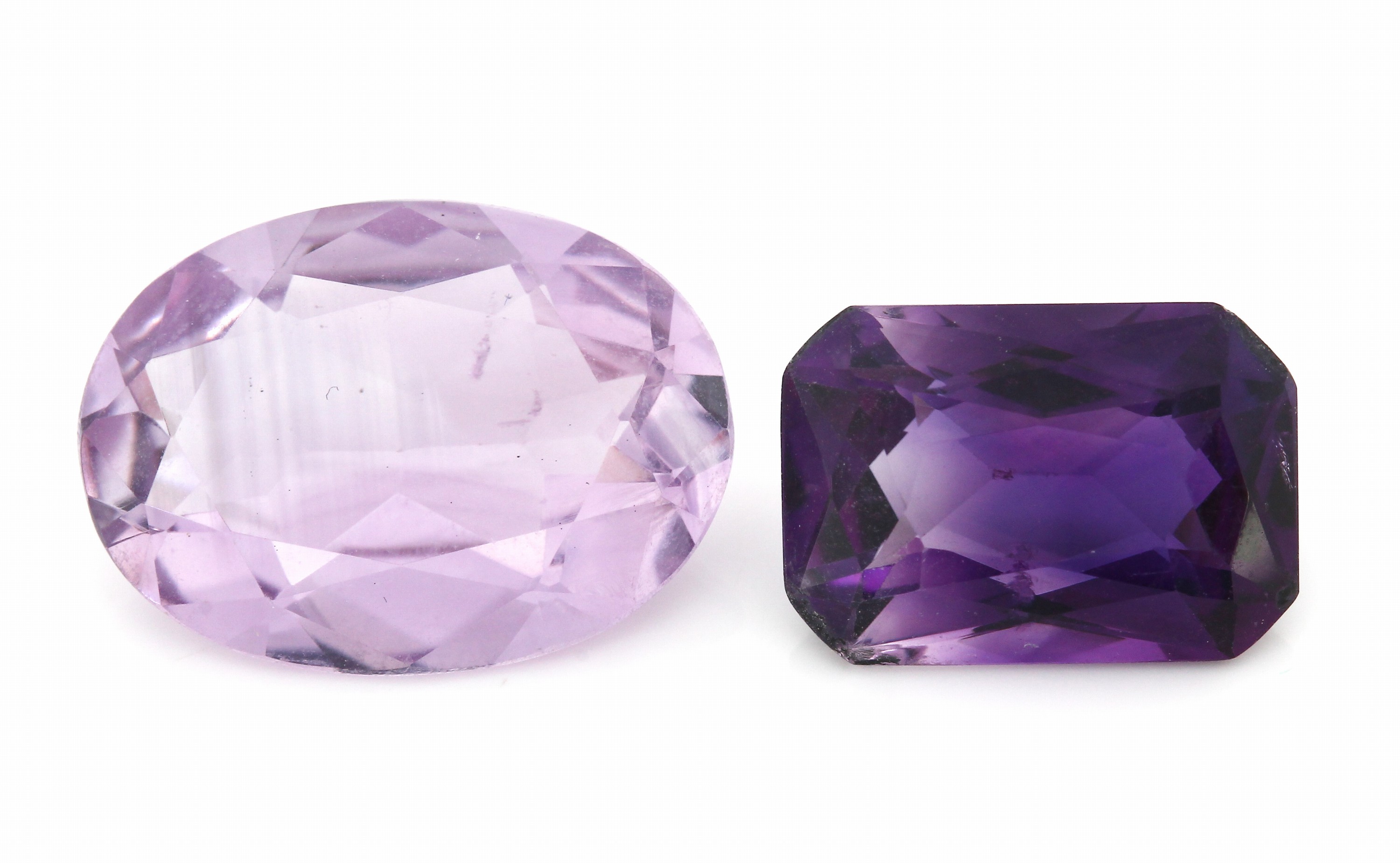 Detail a: Lot lose Amethyste, zus. ca. 703 ct, versch. Schliffformen, Größen und Farbnuancen,Ausfassware