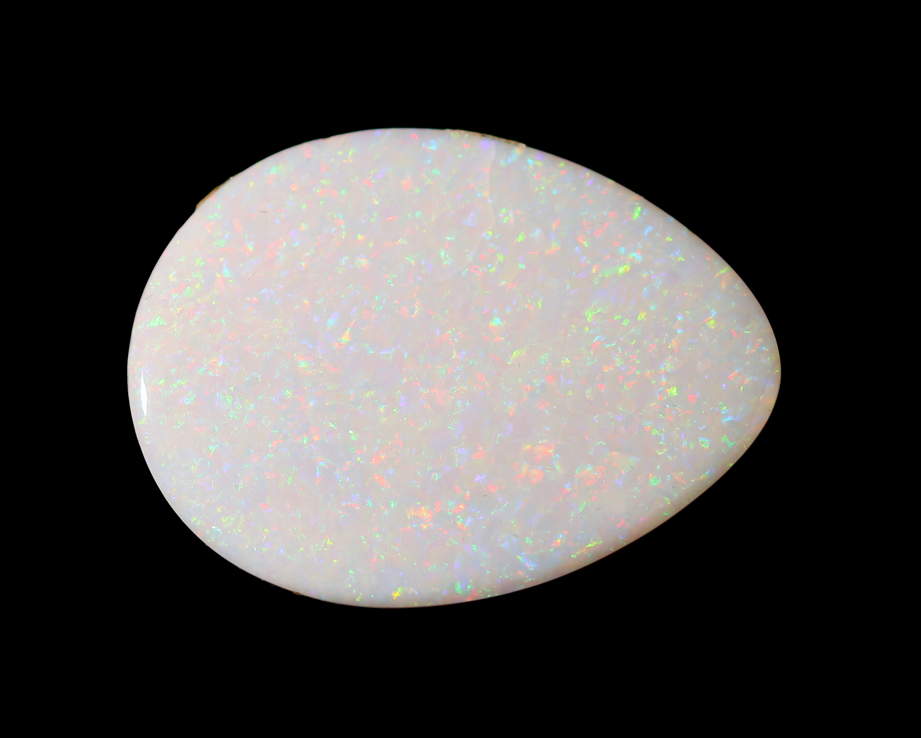 Loser Opal, ca. 30.5 ct, tropfenf. Scheibe, zartes Farbspiel in grün, rot und blau, Ausfassware