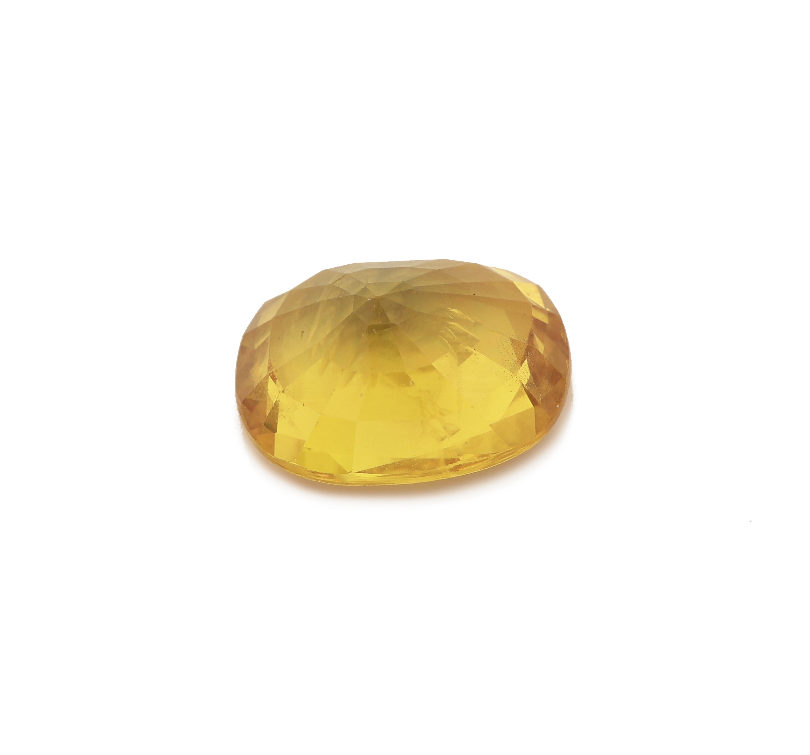 Detail b: Loser gelber Saphir, ca. 4.90 ct, ovalfacett.