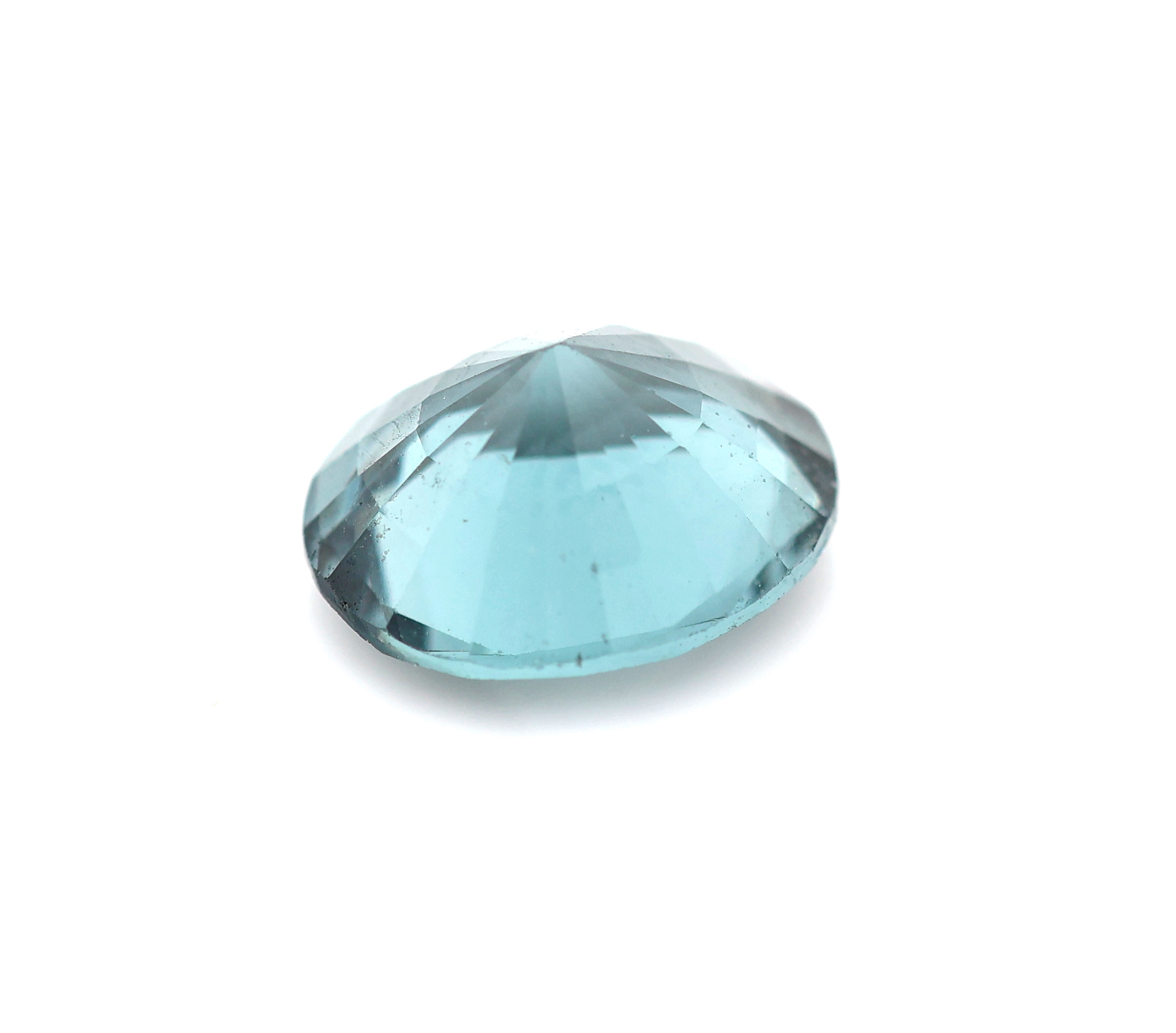 Detail a: Loser Spinell, ca. 1.38 ct, ovalfacett., nat.