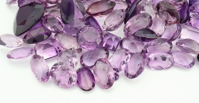 26888242c - Lot lose Amethyste, zus. ca. 761 ct, versch. Schliffformen, Größen und ...