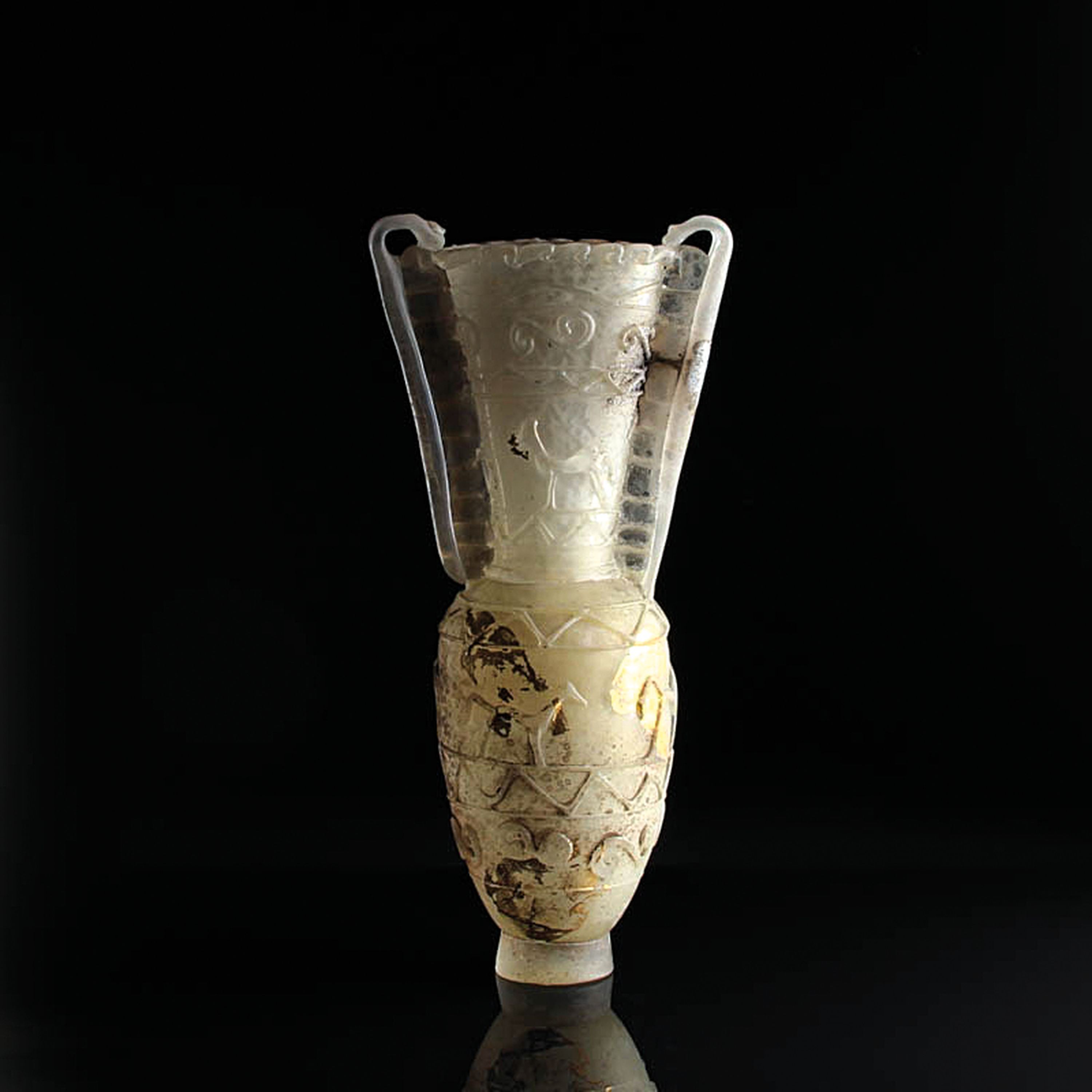 Vetro a Scavo-Amphore, Ermanno Nason für Cenedese, Murano, Italien, milchweisses Glas in Vetro a Scavo-Technik, Kohle-Patina, Goldauflage, nach ...