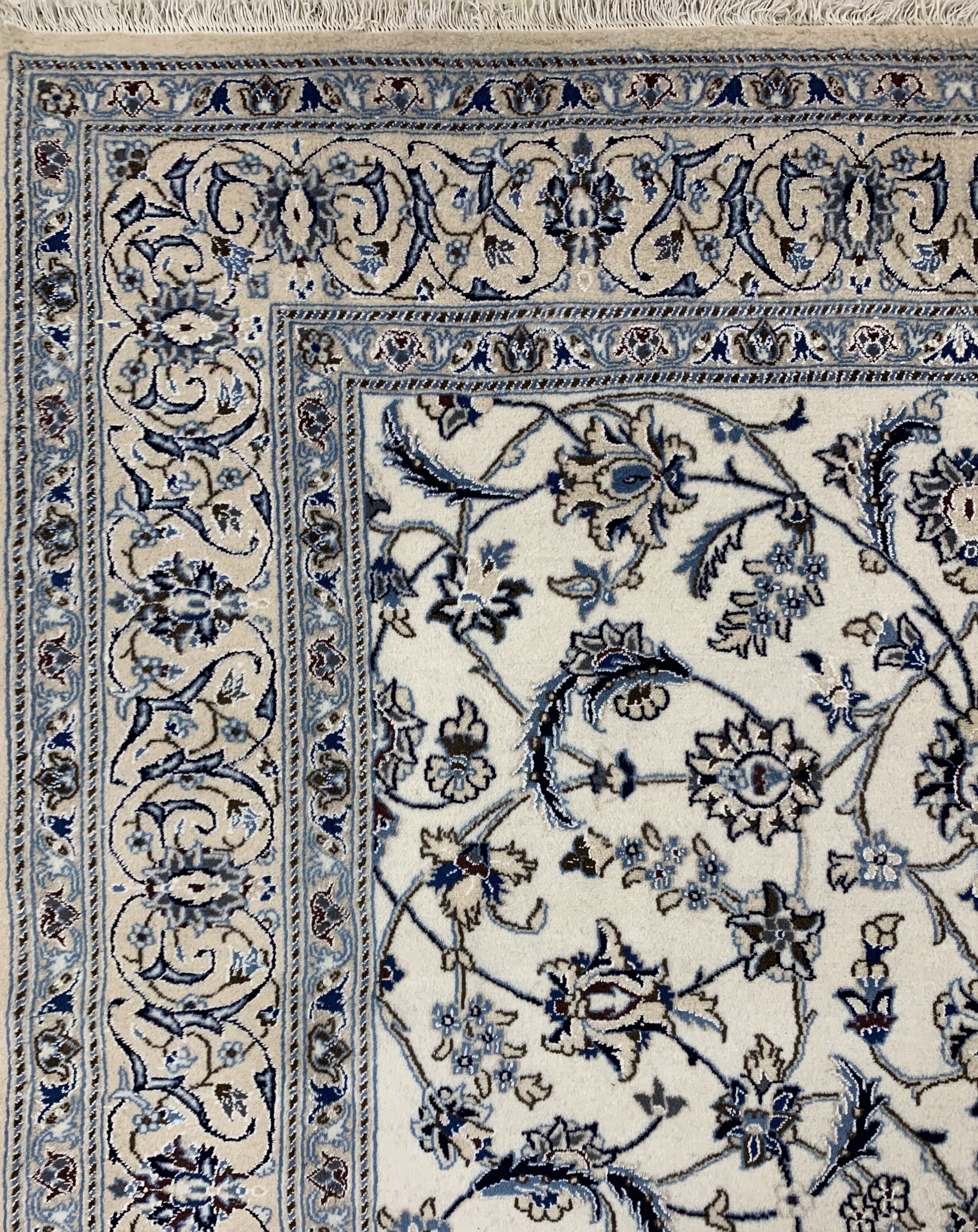 Detail d: Nain, Persien, Ende 20.Jhd, Wolle auf Baumwolle, ca. 310 x 198 cm, EHZ: 1-2(nahezu Neuwertig).