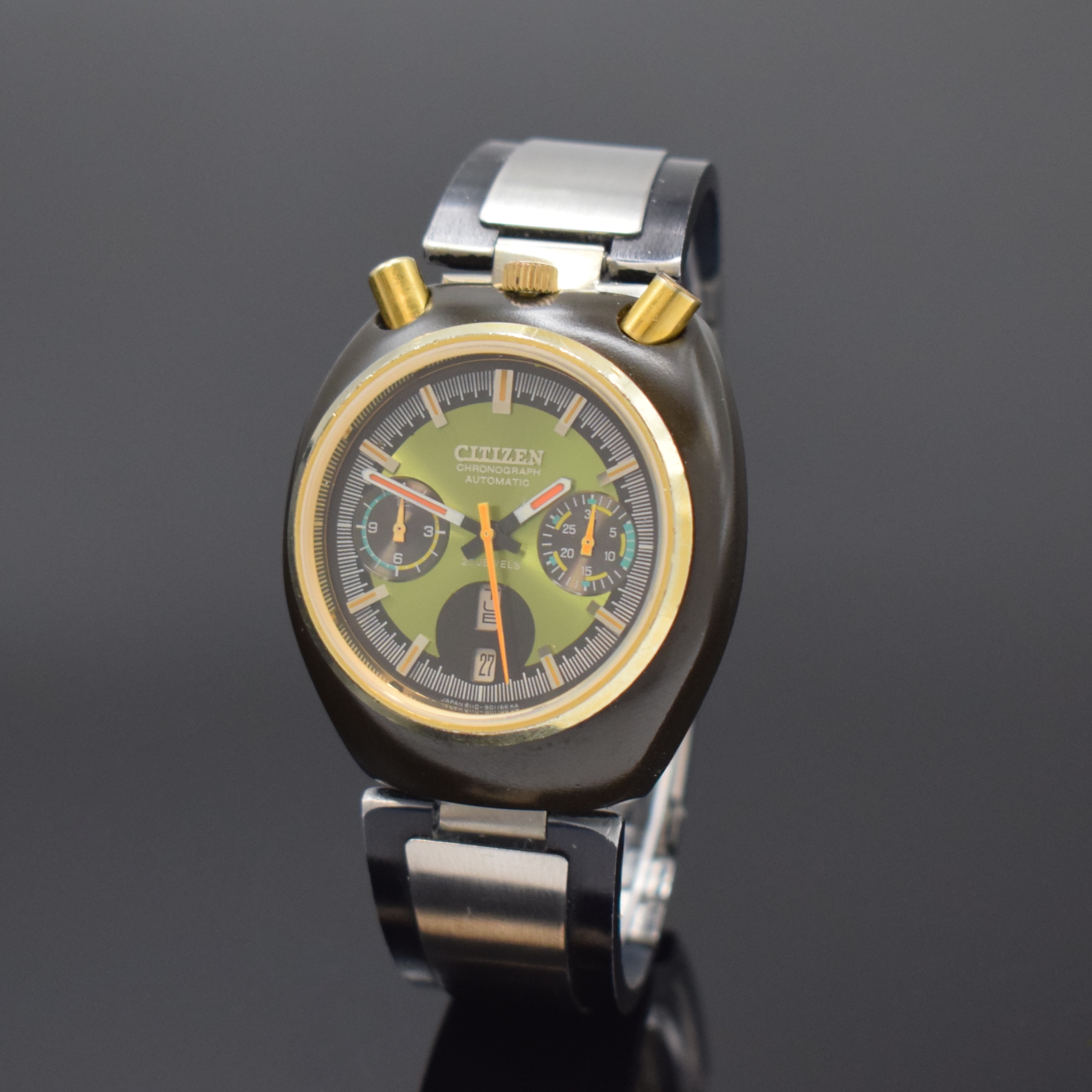 CITIZEN Automatikchronograph sog. Bullhead Referenz 4-901088K, Automatik, Japan 1970er Jahre, dunkelgrün lackiertes Metallgeh. inkl. Gliederband m. ...