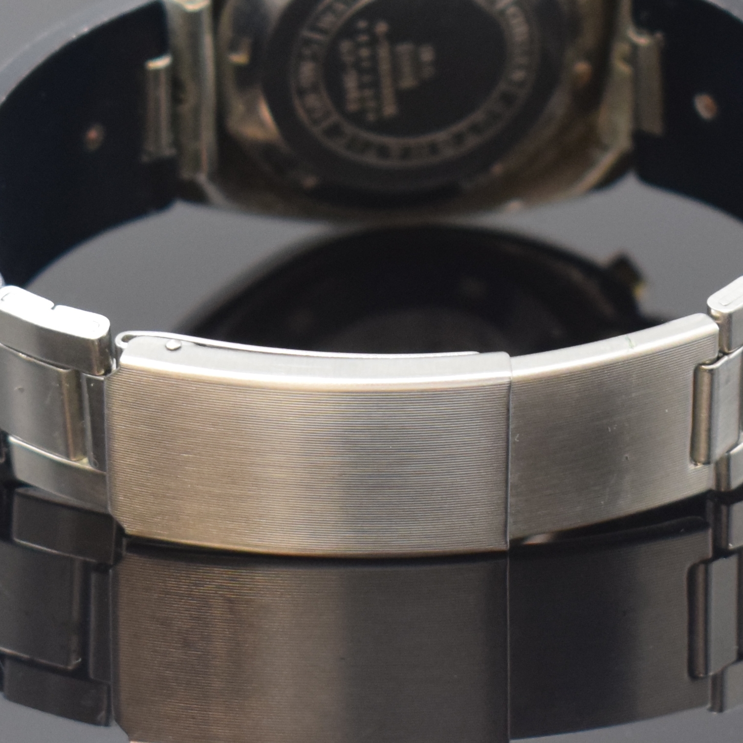 Detail b: CITIZEN Automatikchronograph sog. Bullhead Referenz 4-901088K, Automatik, Japan 1970er Jahre, dunkelgrün lackiertes Metallgeh. inkl. Gliederband m. ...