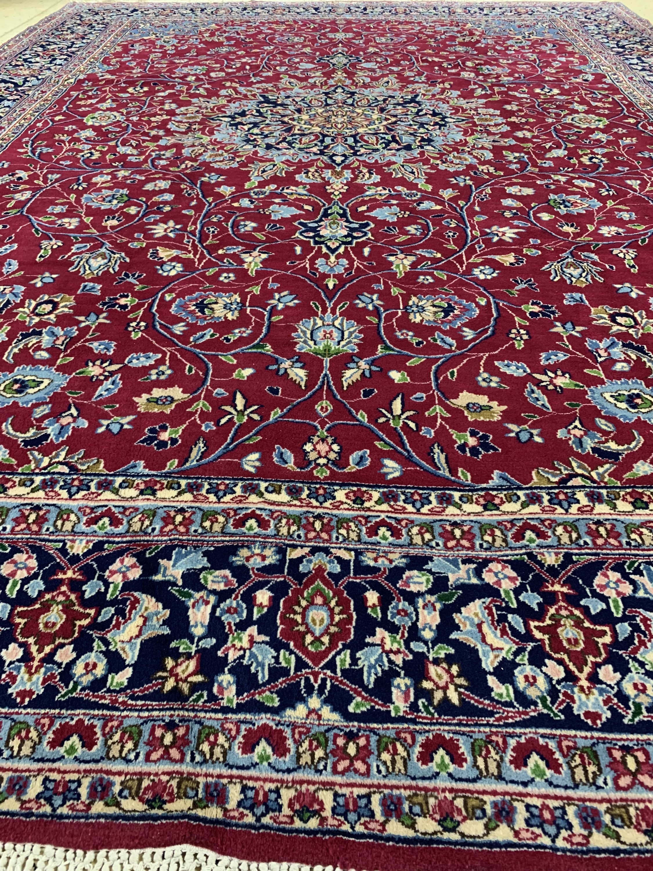 Detail f: Kerman fein, Persien, Ende 20.Jhd, Korkwolle, ca. 363 x 265 cm, EHZ: 1-2(nahezu Neuwertig).