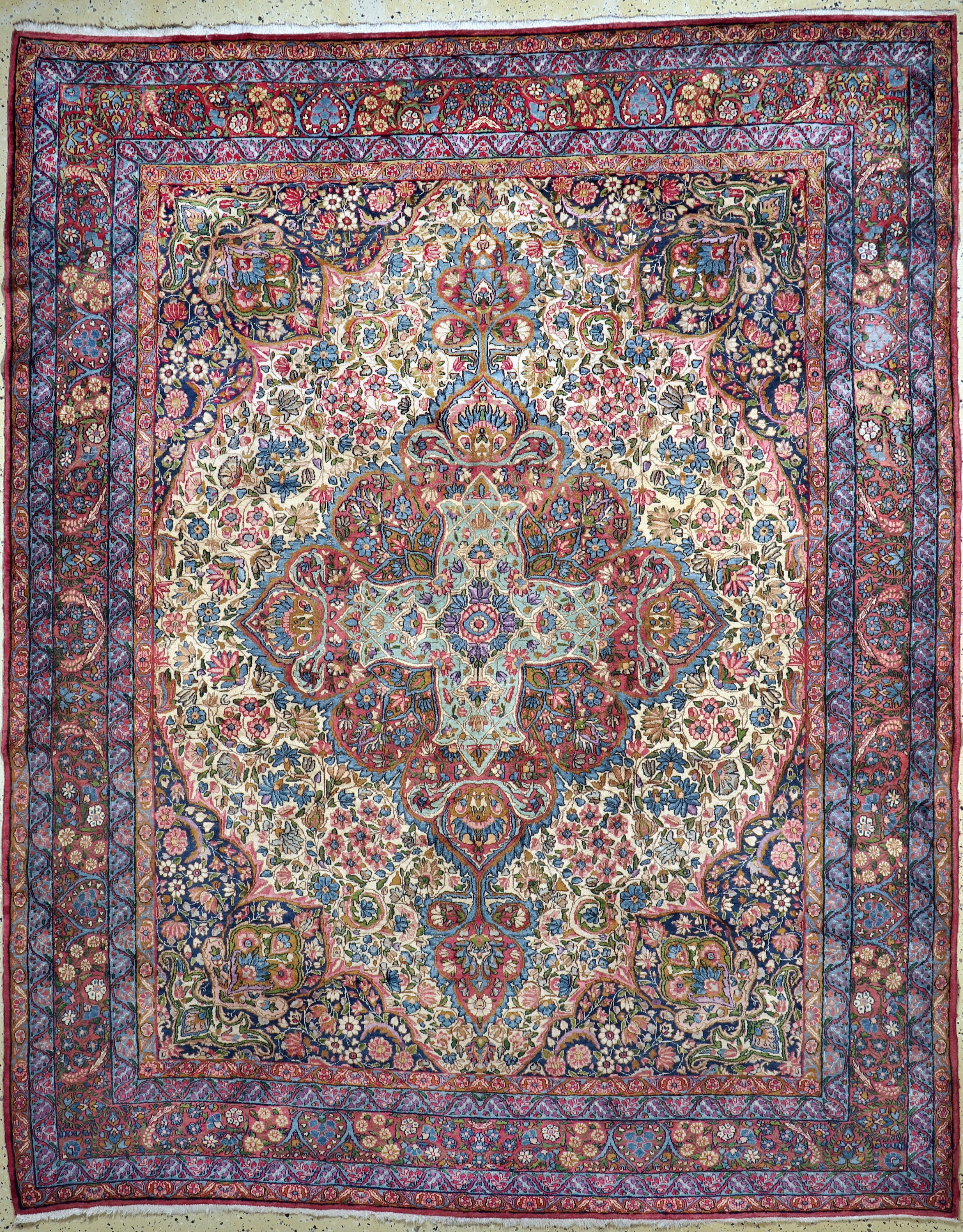 Kerman"Lawar"fein, Persien, Mitte 20.Jhd, Korkwolle, ca. 300 x 250 cm, EHZ: 1-2(nahezu Neuwertig).