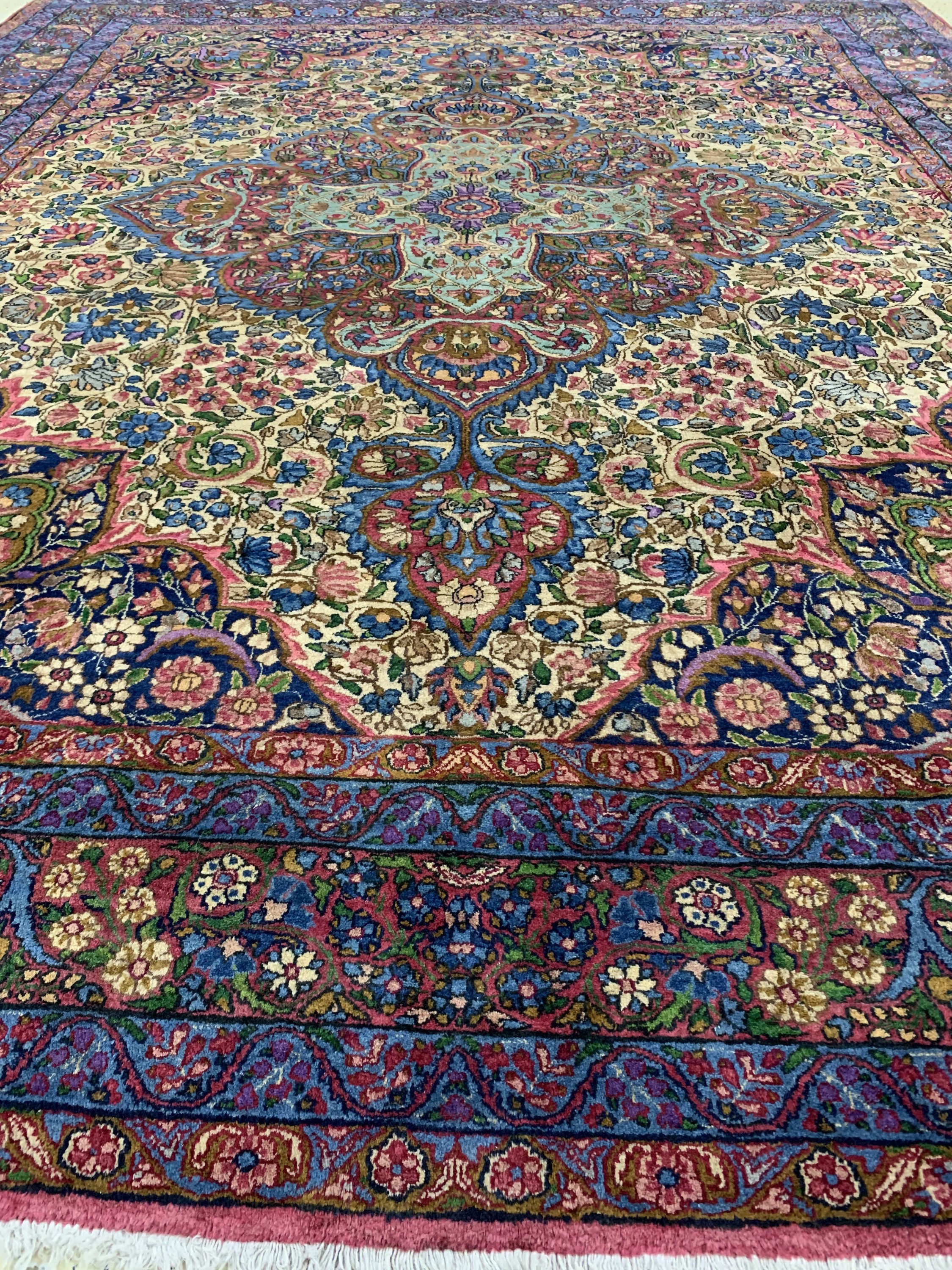 Detail f: Kerman"Lawar"fein, Persien, Mitte 20.Jhd, Korkwolle, ca. 300 x 250 cm, EHZ: 1-2(nahezu Neuwertig).