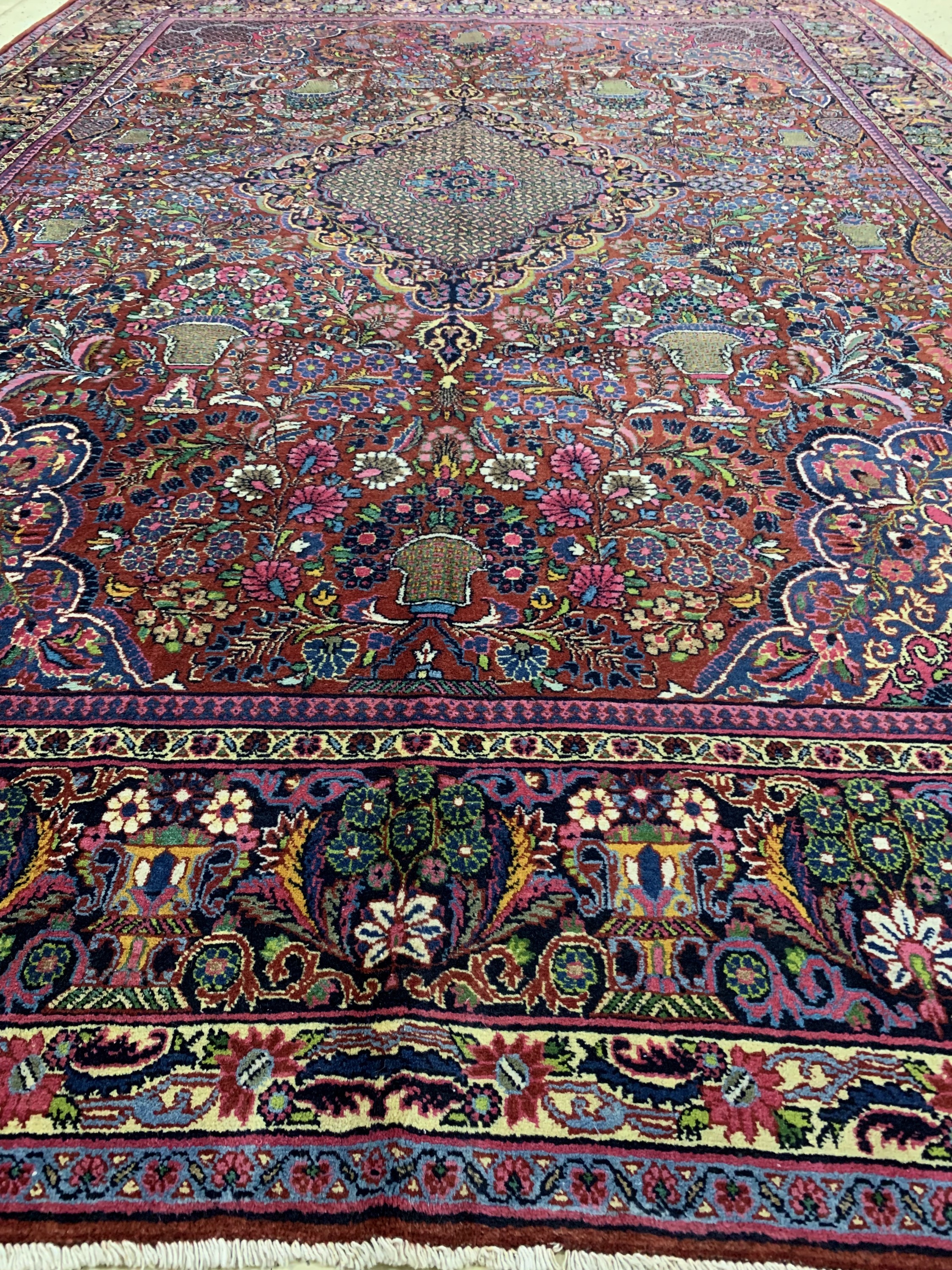 Detail f: Ekbatan, Persien, Ende 20.Jhd, Wolle auf Baumwolle, ca. 360 x 260 cm, EHZ: 1-2(nahezu Neuwertig).