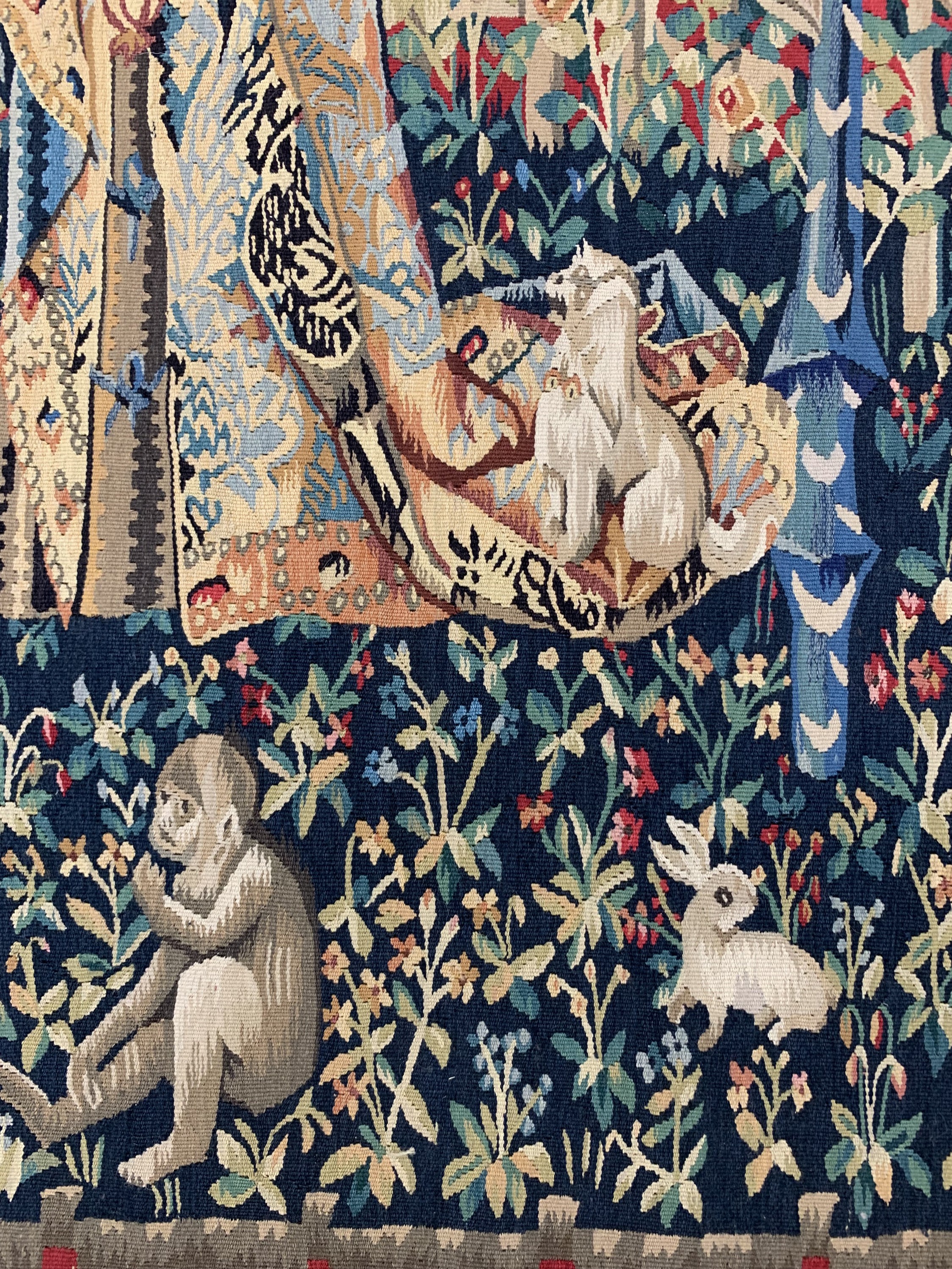 Detail e: Tapesserie alt, Belgien, Anfang 20.Jhd, Wolle auf Baumwolle, ca. 220 x 190 cm, EHZ: 1 (nahezu Neuwertig).