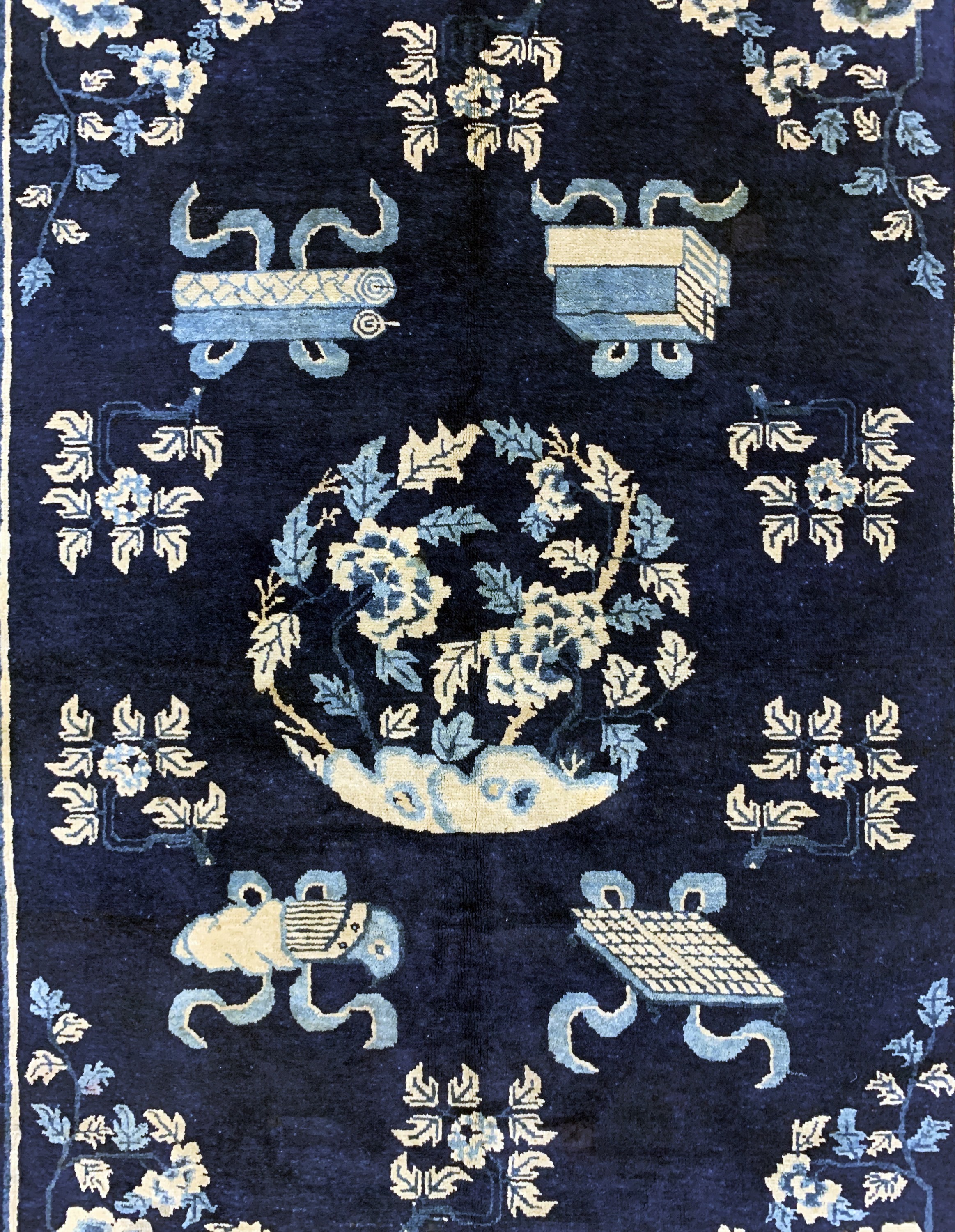 Detail c: Peking antik, China, um 1900, Wolle auf Baumwolle, ca. 217 x 160 cm, EHZ: 2