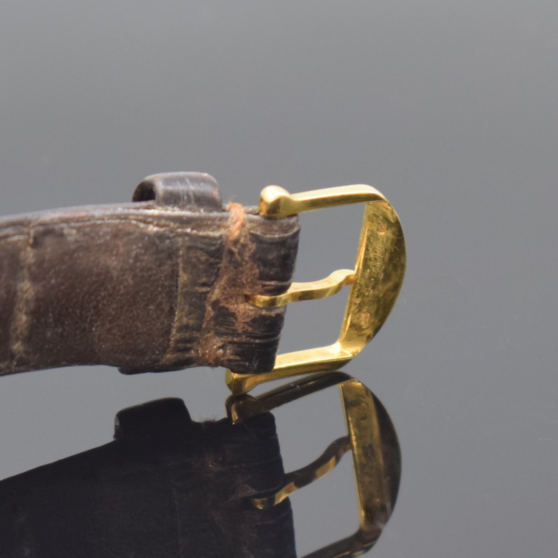 Detail b: IWC Da Vinci Damenchronograph in GG 750/000 Referenz 3735, Schweiz um 1995, quarz, Lederband m. orig. GG 750/000 Dornschl., Boden aufgedr., weißes ...