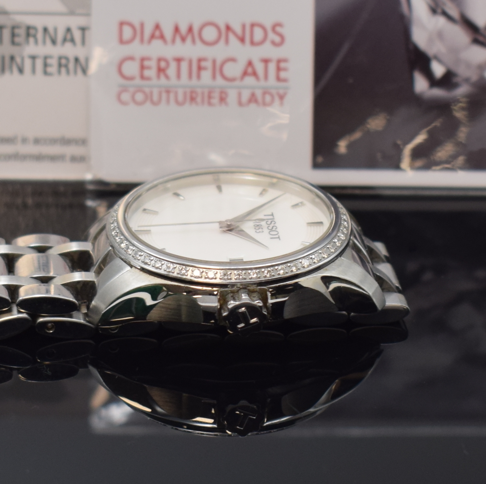Detail c: TISSOT Damenarmbanduhr Couturier in Stahl mit Brillantlünette Referenz T035210, Schweiz verk. lt. beil. Garantie 06/2015, quarz, orig. Gliederband ...