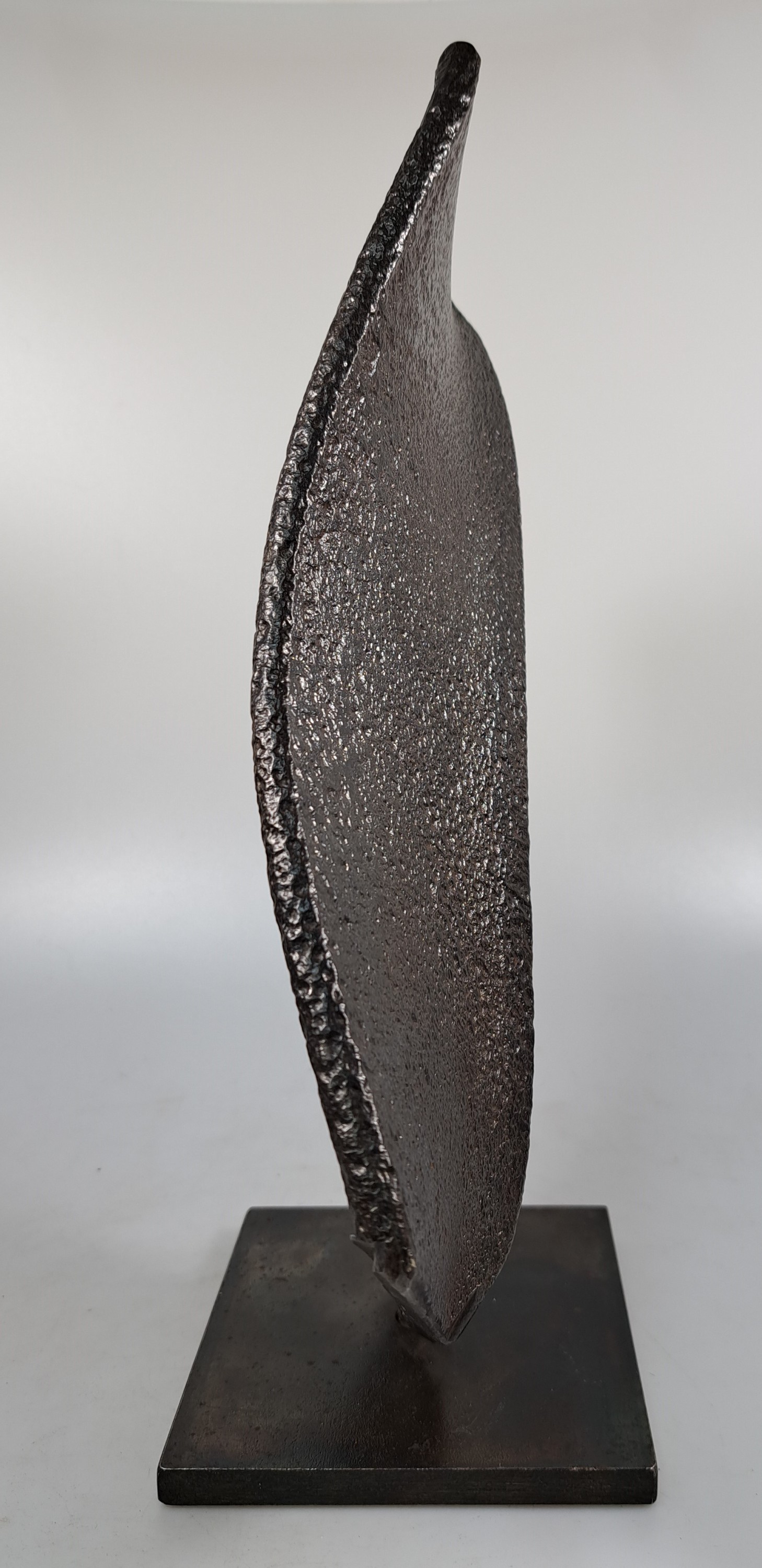 Detail n: ---entfällt--- Michael Croissant, 1928 Landau-2002 München,Bronzeskulptur, sign., dat. 1988, num. 1/8, H. ca. 28cm, nach Steinmetzlehre Studium an ...