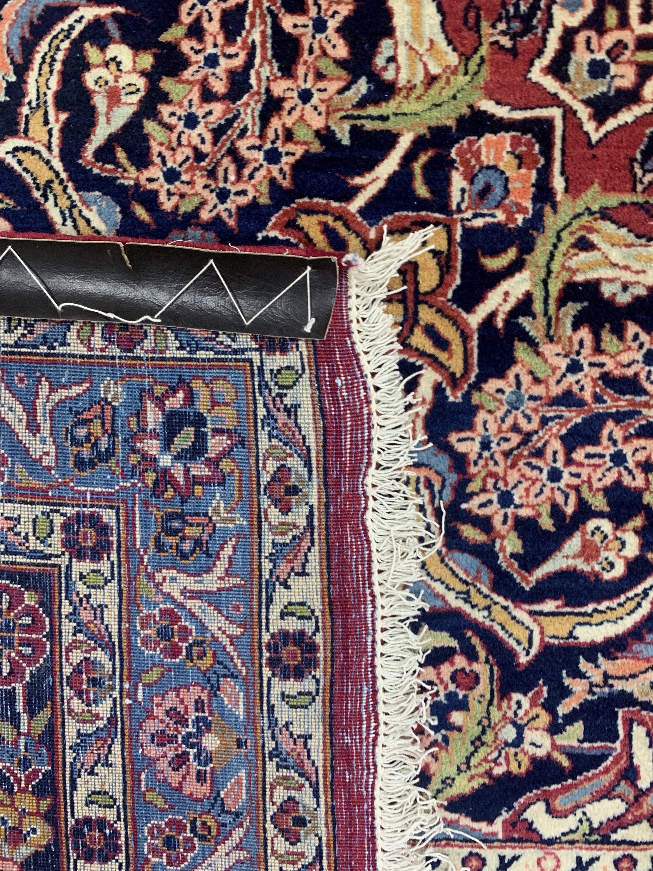 Detail i: Keschan fein alt, Persien, Mitte 20.Jhd, Wolle auf Baumwolle, ca. 461 x 330 cm, EHZ: 1-2(nahezu Neuwertig).