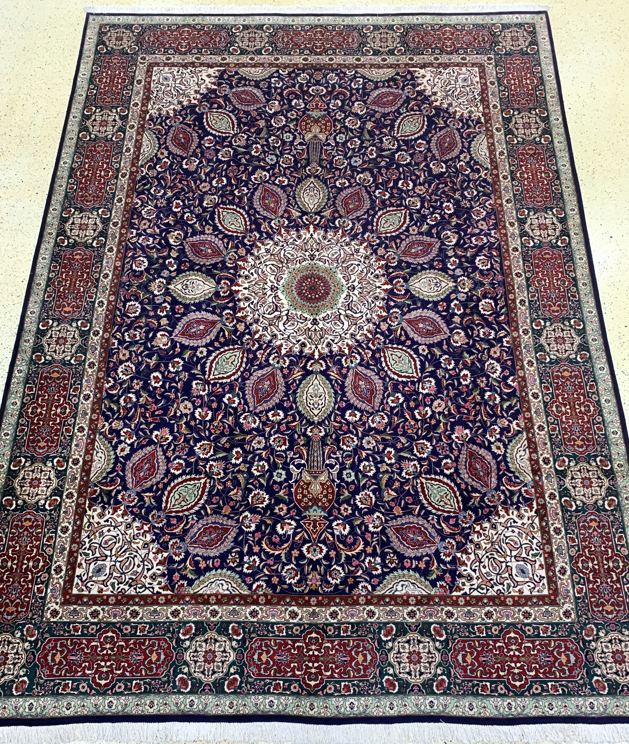 Täbriz"Sheikh-Safi", Persien, Mitte 20.Jhd,Wolle auf Baumwolle, ca. 484 x 350 cm, EHZ: 1-2(nahezu Neuwertig).