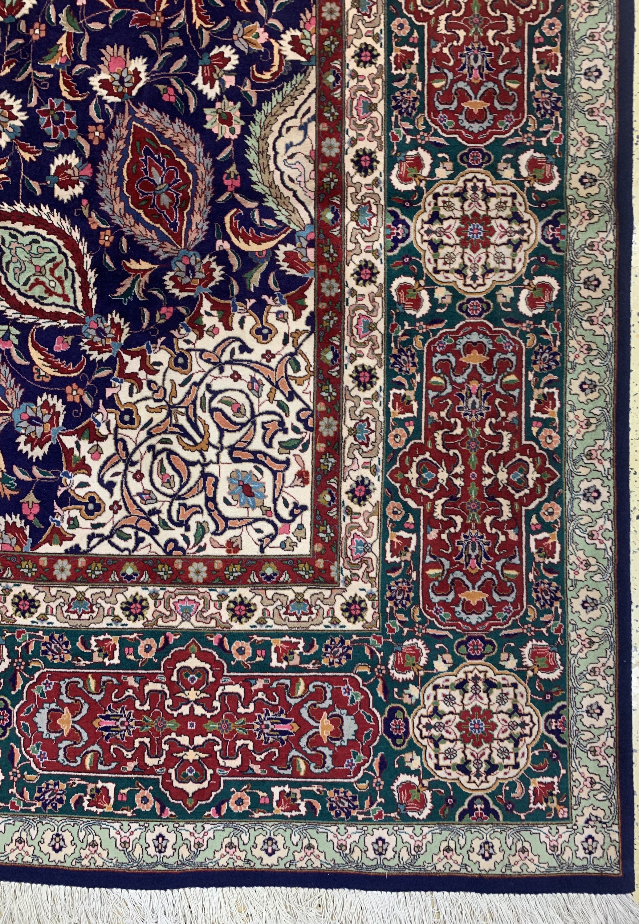Detail a: Täbriz"Sheikh-Safi", Persien, Mitte 20.Jhd,Wolle auf Baumwolle, ca. 484 x 350 cm, EHZ: 1-2(nahezu Neuwertig).