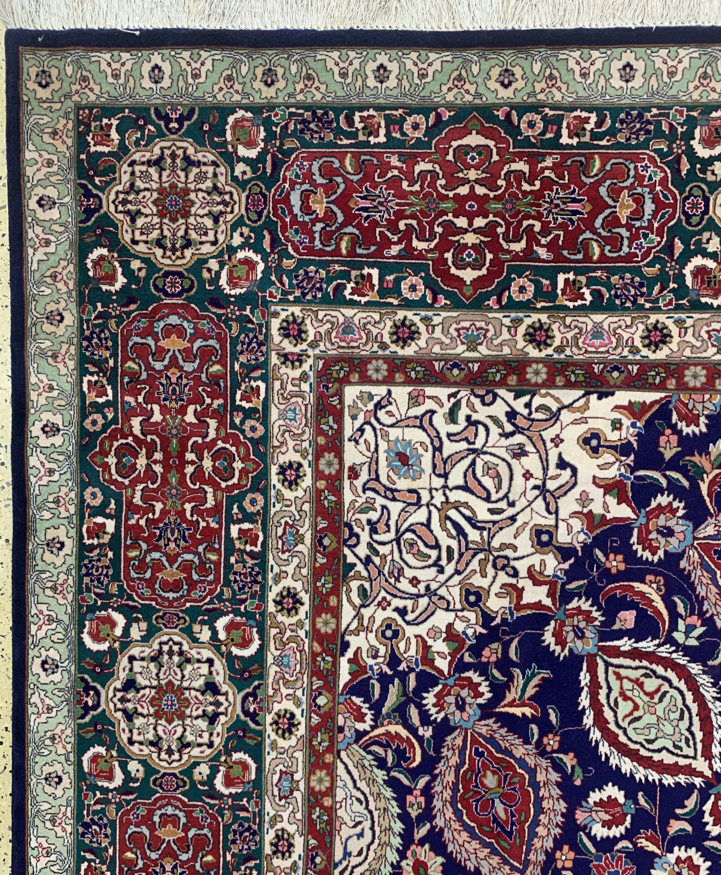 Detail e: Täbriz"Sheikh-Safi", Persien, Mitte 20.Jhd,Wolle auf Baumwolle, ca. 484 x 350 cm, EHZ: 1-2(nahezu Neuwertig).