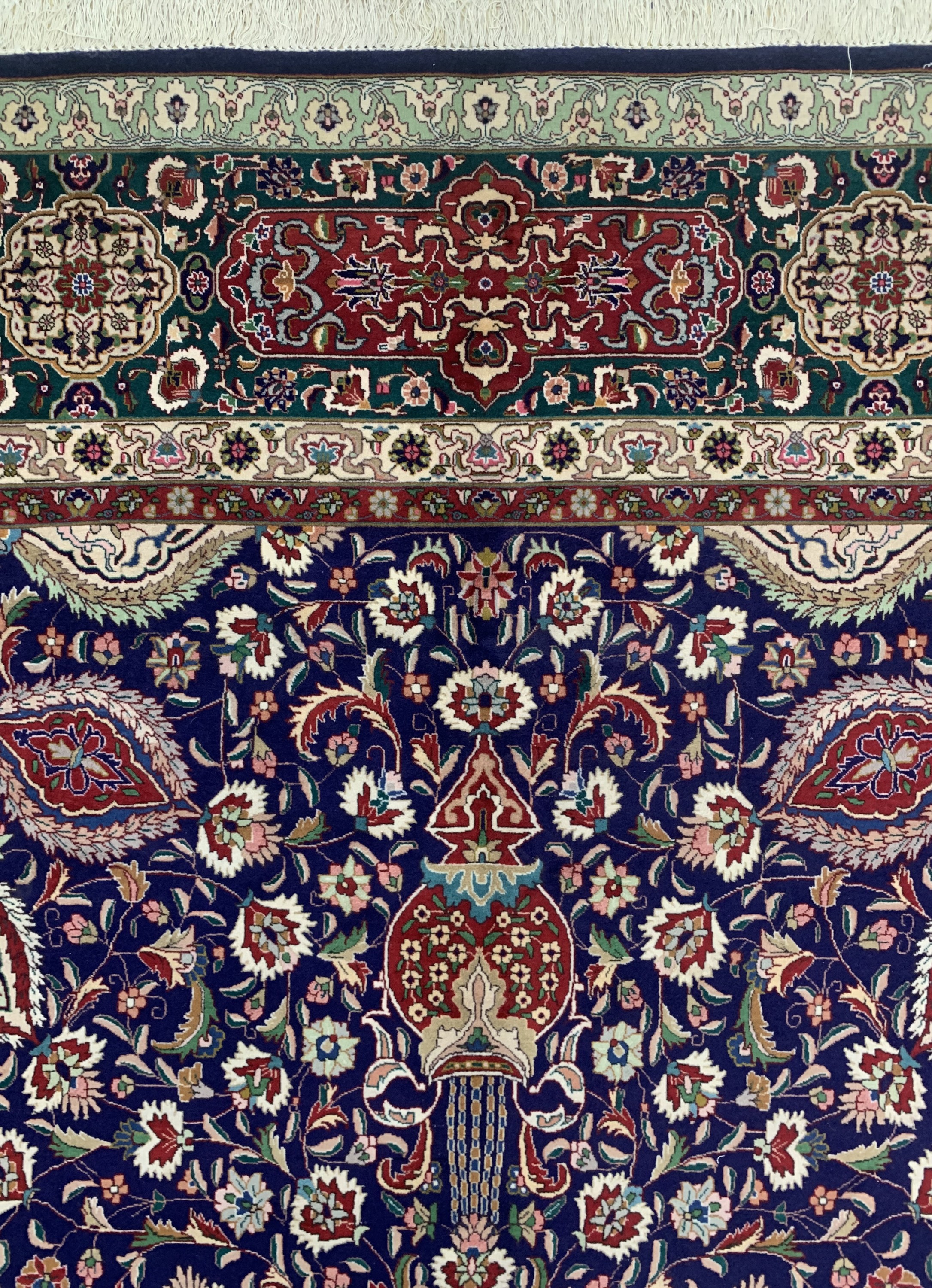 Detail f: Täbriz"Sheikh-Safi", Persien, Mitte 20.Jhd,Wolle auf Baumwolle, ca. 484 x 350 cm, EHZ: 1-2(nahezu Neuwertig).