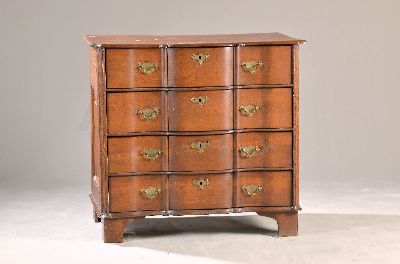 Image Kommode, Barock, wohl Westdeutschland/ Rheinland, um 1760, Eiche massiv, vier ...