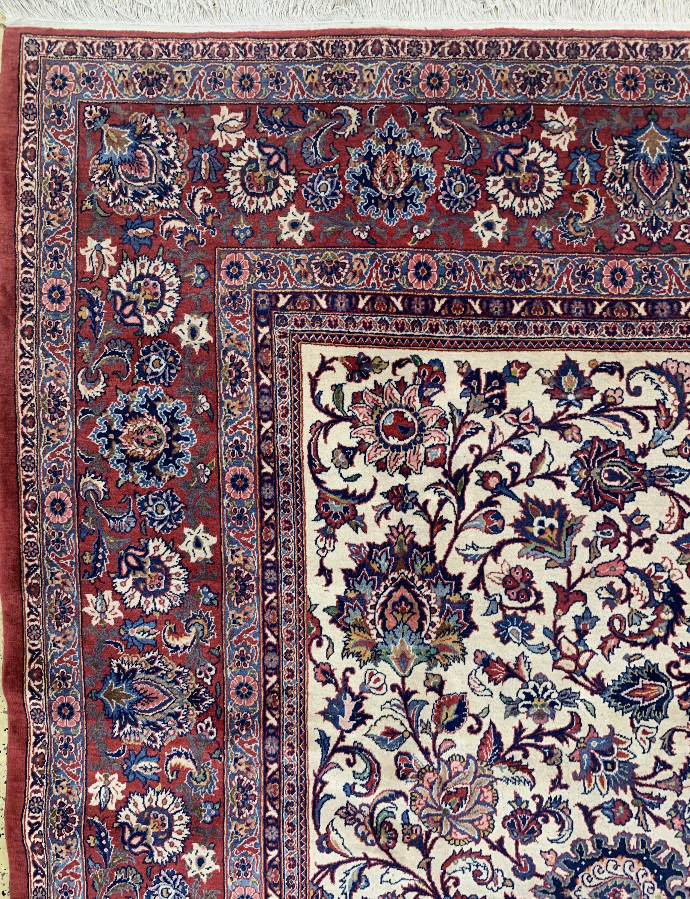 Detail e: Keschan fein alt, Persien, Anfang 20.Jhd, Wolle auf Baumwolle, ca. 445 x 313 cm, EHZ: 1-2(nahezu Neuwertig).