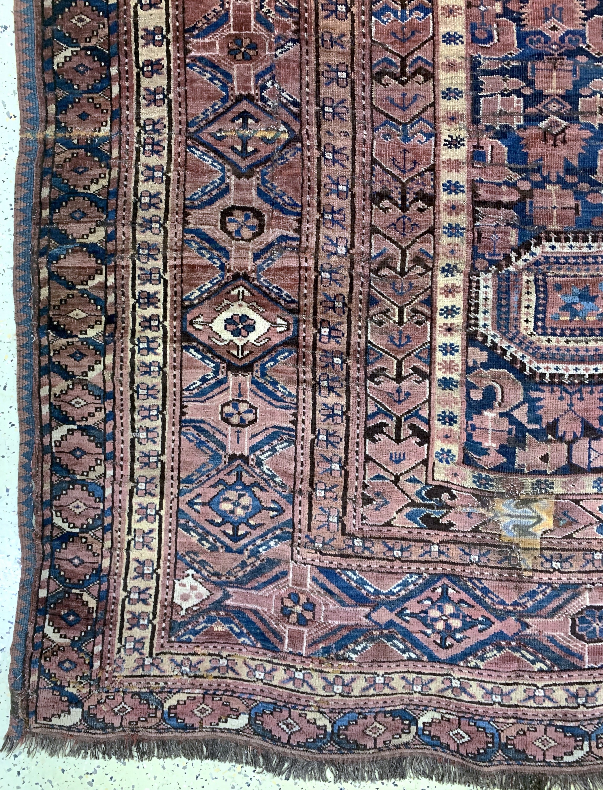 Detail c: Beschir"Kelley"antik, Turkmenistan, 19.Jhd,Wolle auf Wolle, ca. 500 x 255 cm, EHZ: 3, (mehrere restaurierungen)