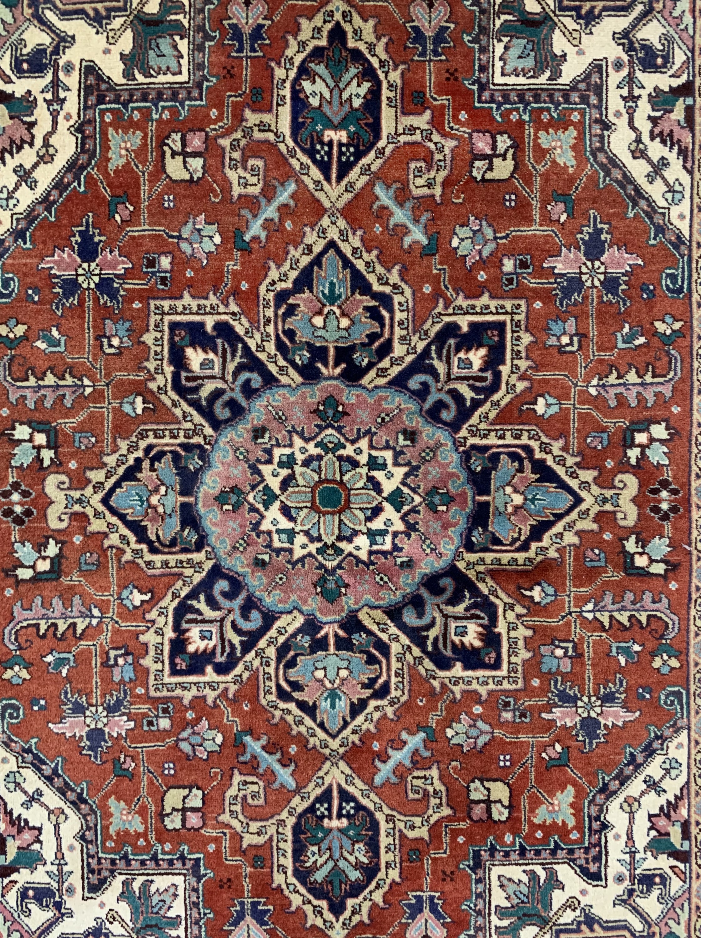 Detail c: Heriz, Persien, Mitte 20.Jhd, Wolle auf Baumwolle, ca. 219 x 147 cm, EHZ: 2