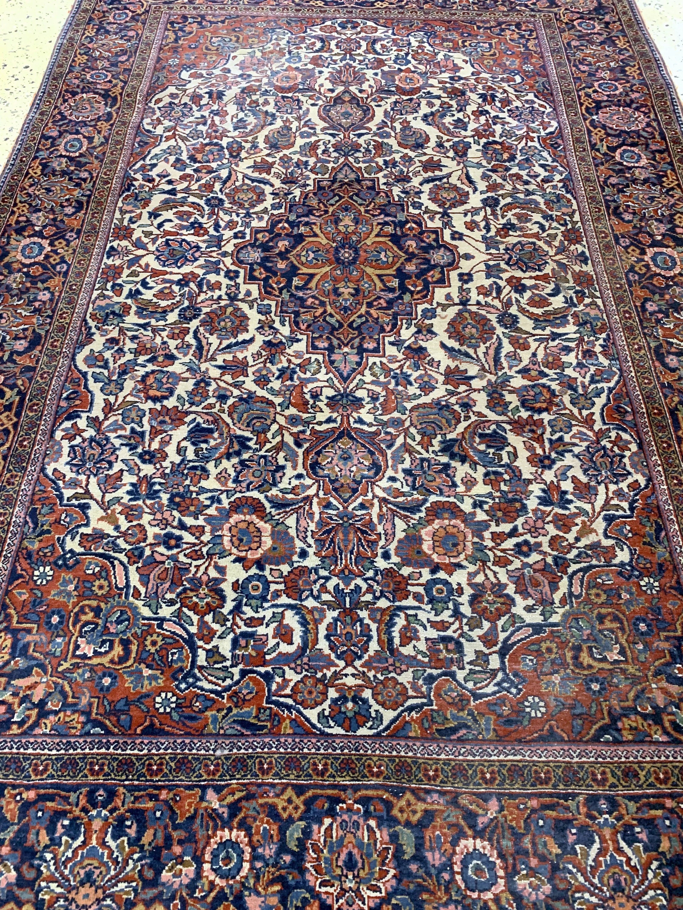 Detail d: Antiker Keschan, Persien, um 1900, Wolle auf Baumwolle, ca. 202 x 132 cm, EHZ: 4(Morsch).