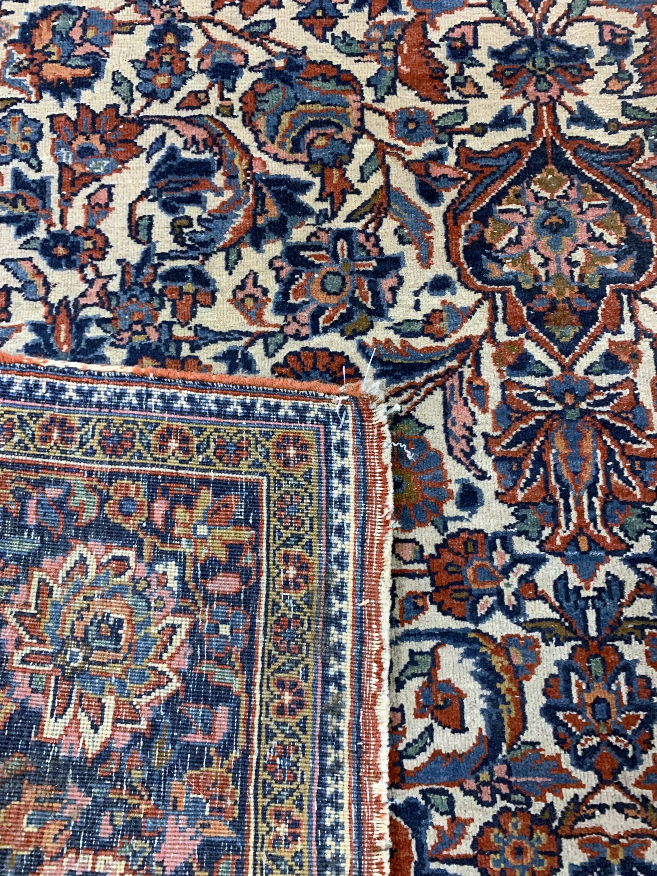 Detail e: Antiker Keschan, Persien, um 1900, Wolle auf Baumwolle, ca. 202 x 132 cm, EHZ: 4(Morsch).