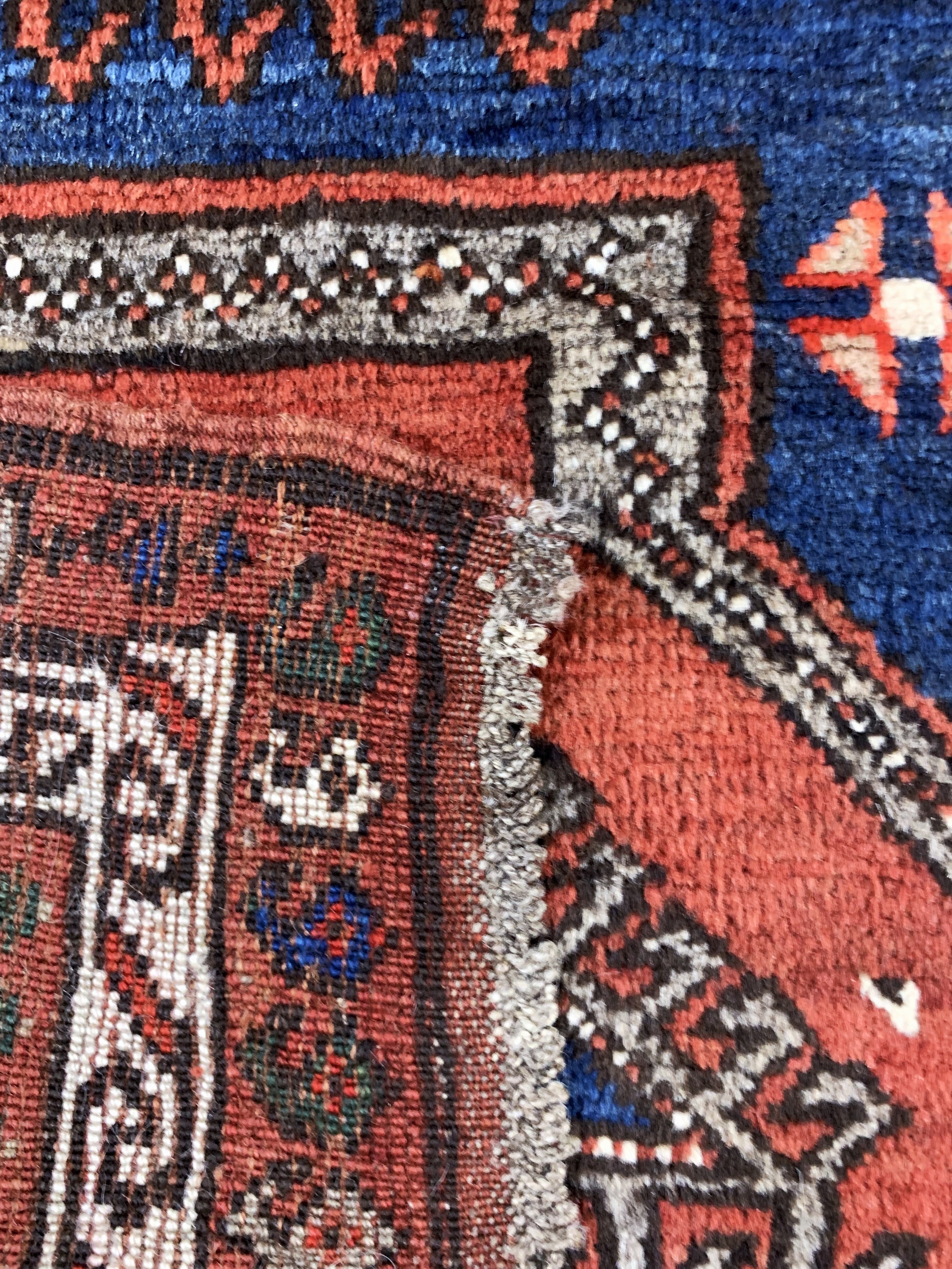 Detail e: Antiker"Fachalo"Kazak, Kaukasus, um 1900, Wolle auf Wolle, ca. 185 x 130 cm, verkürzt, EHZ: 2(restauriert).