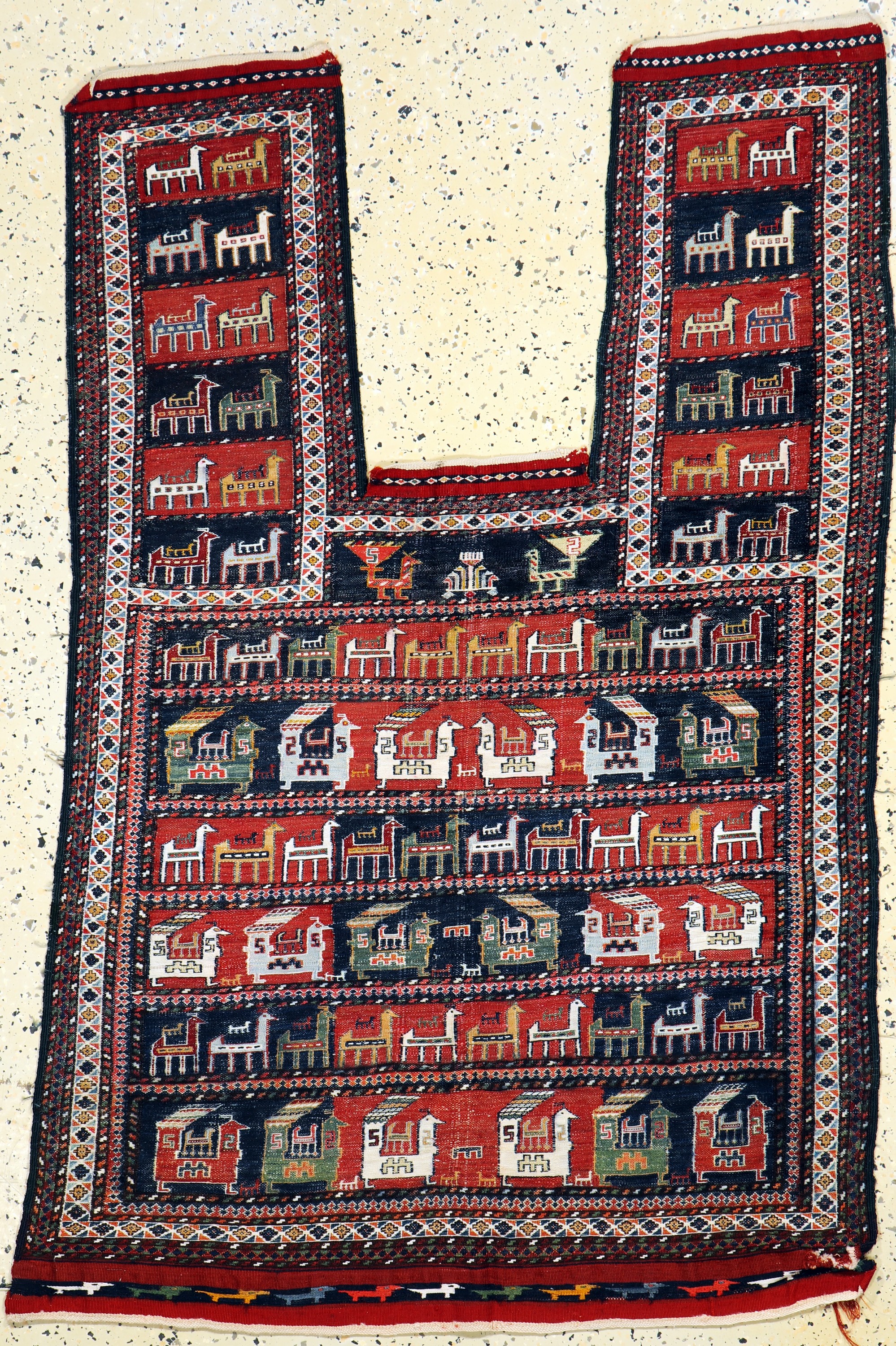 Sumakh"Pferdedecke", Persien, Anfang 20.Jhd, Wolle auf Wolle, ca. 145 x 100 cm, verfärbt, EHZ: 2
