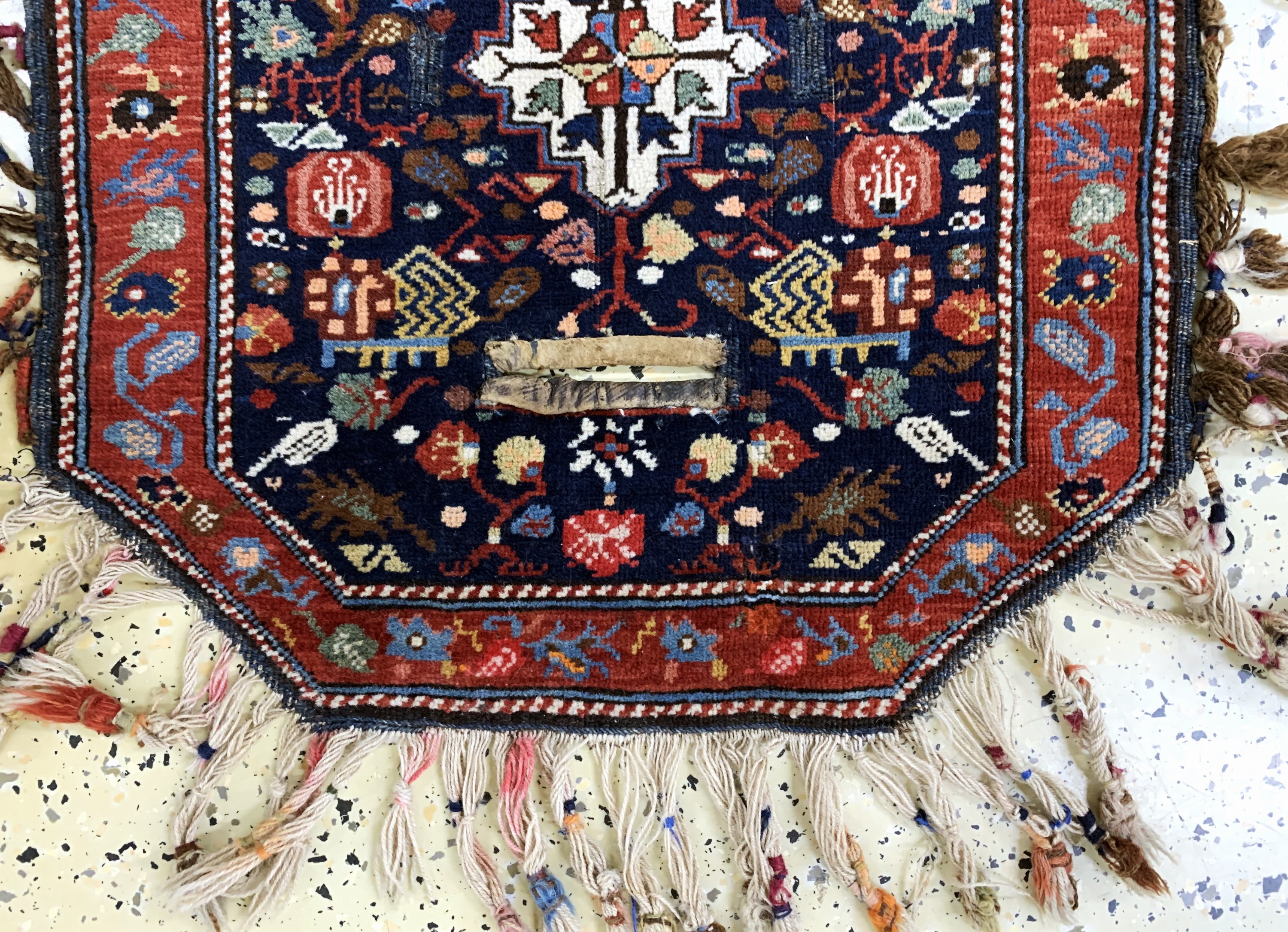 Detail a: Nomaden"Sattelauflage", Persien, um 1900, Wolle auf Wolle, ca. 74 x 59 cm, EHZ: 2(kleineRestaurierung)