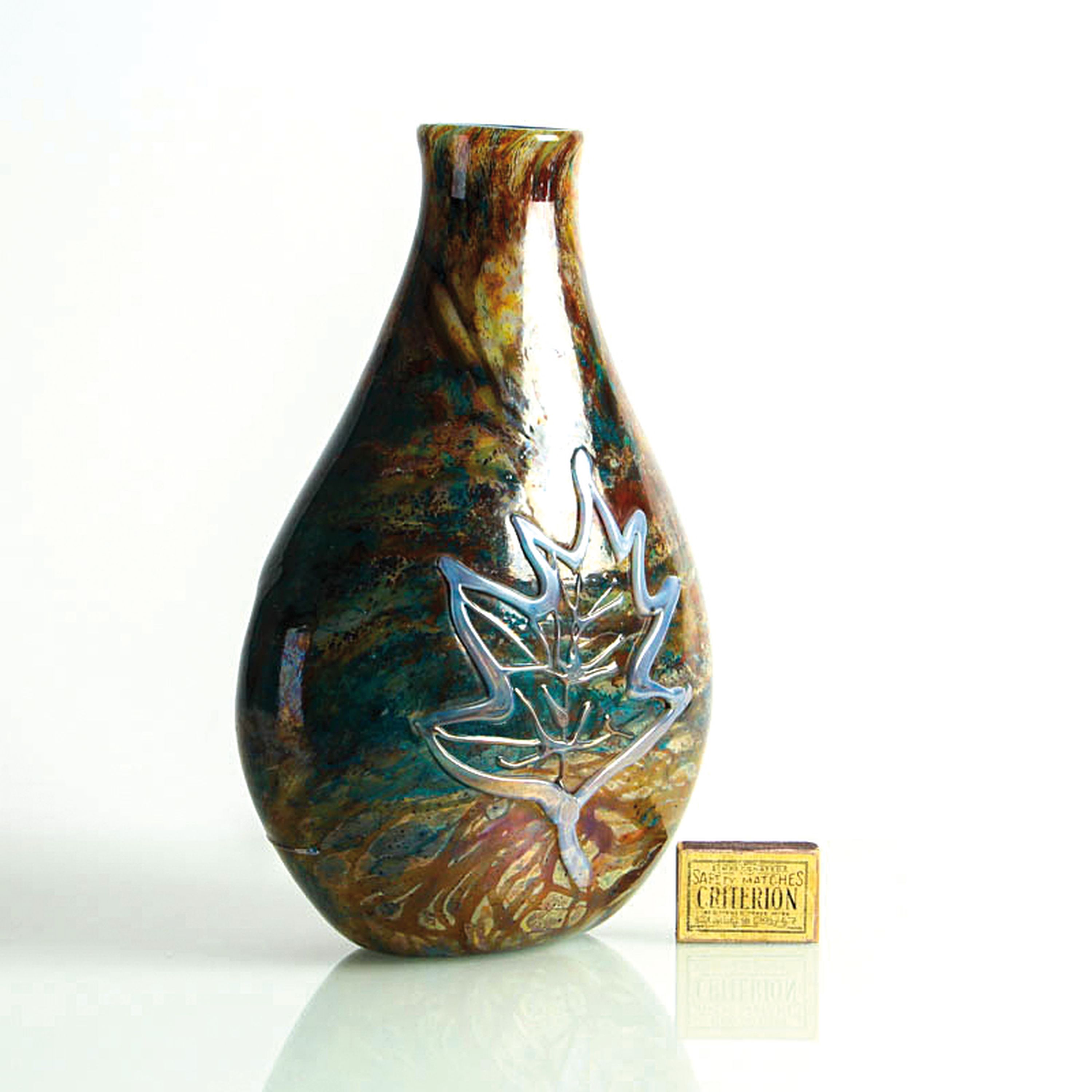 Detail b: Glasvase, Ermanno Nason für Cenedese, Murano, Italien, milchweisses Glas, Überfang mit vielfarbigen Einpuderungen z.T. eingekämmt, milchweisse ...