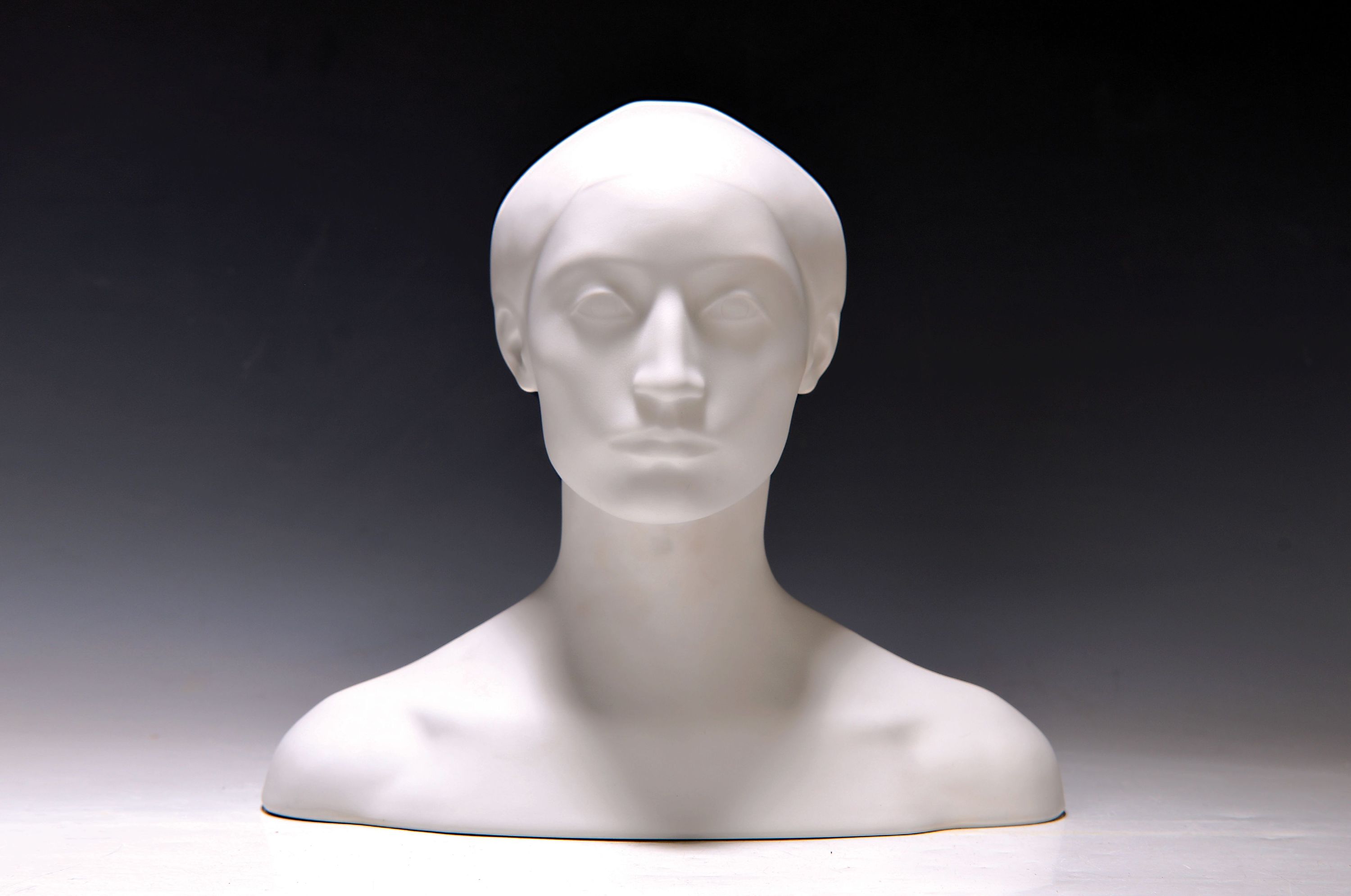 Porzellanbüste, Klaus Küthemeier (1939-2013), Goebel Galerie, Weißporzellan, limitierte Auflage Ed. 61/99, Frauenbüste, H. 26 cm