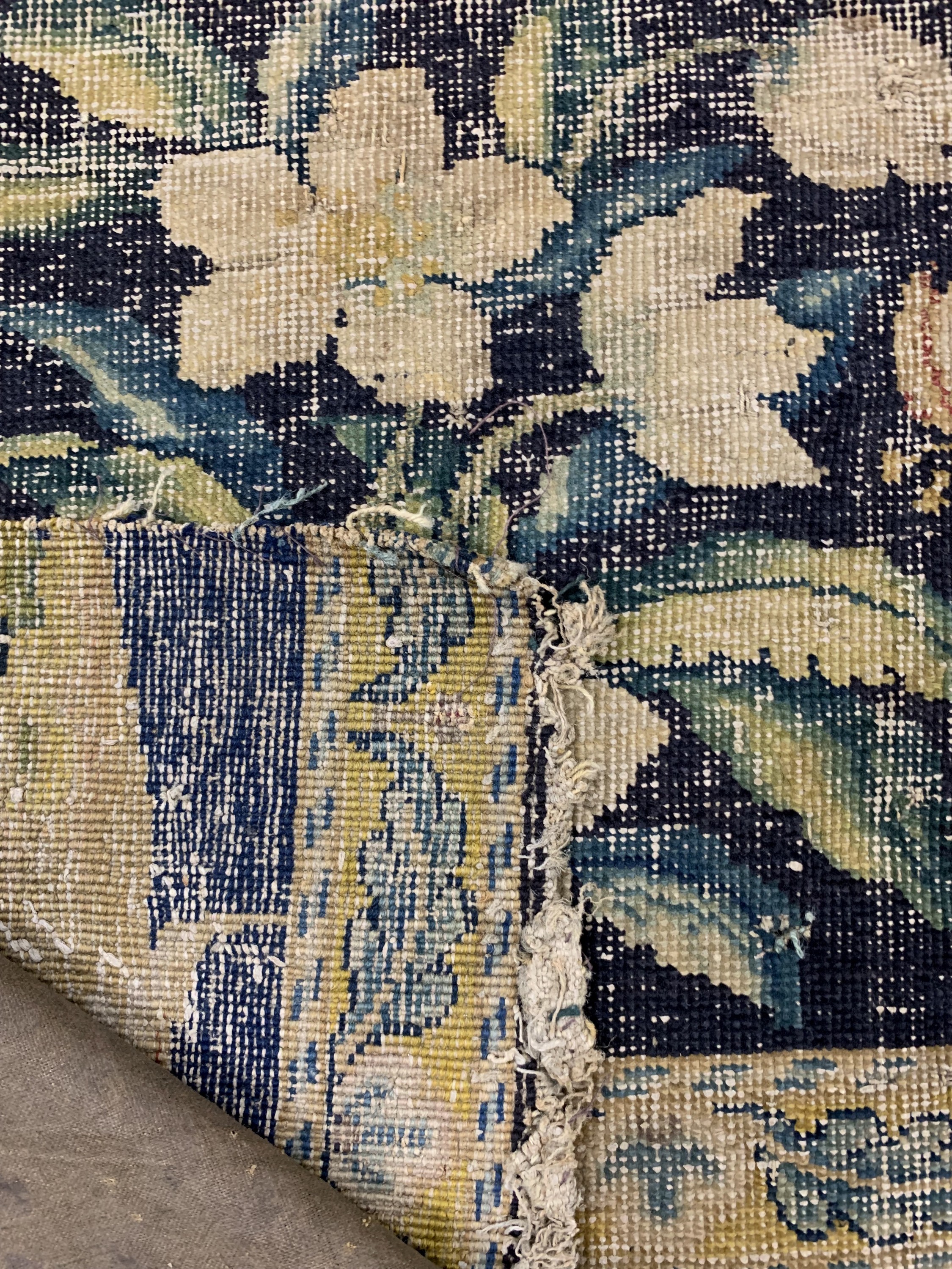 Detail d: Früher Louis-Carpet Fragment, Frankreich, 17.Jhd, Wolle auf Baumwolle, ca. 264 x 162 cm,EHZ: 4