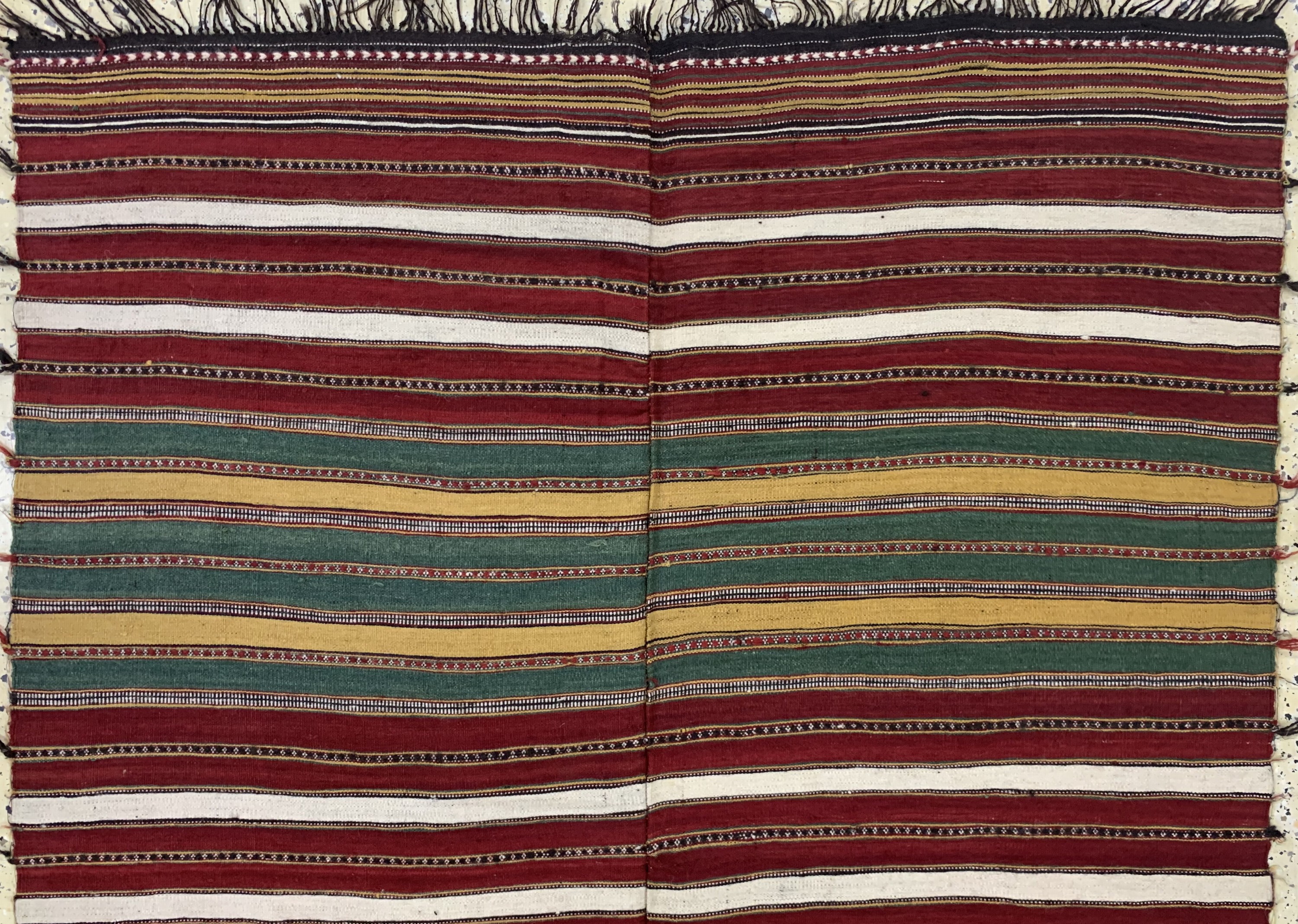 Detail a: Nomaden-Decke fein(2 Bahnig), Persien, Anfang 20.Jhd, Wolle auf Wolle, ca. 360 x 140 cm, EHZ: 2, (kleine Löcher)