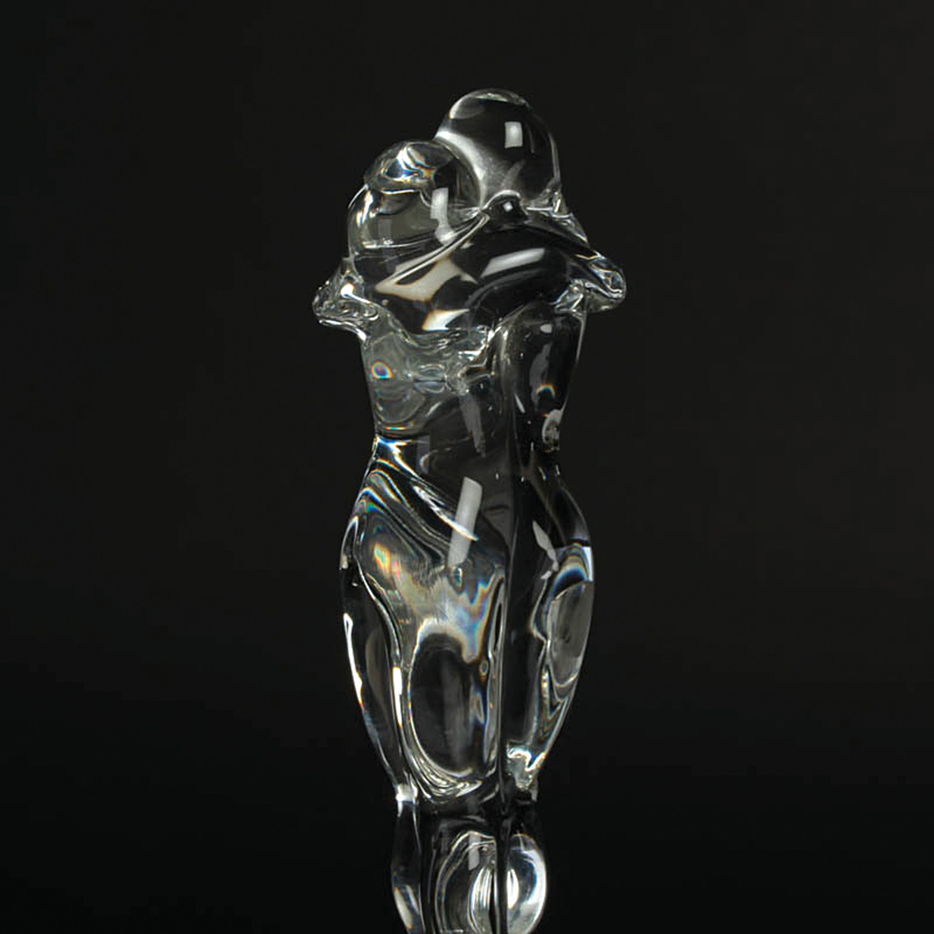 Detail a: Glasskulptur Liebende, Prof. Antonio da Ros für Cenedese, Murano, Italien, farbloses Glas, Liebespaar auf quadratischem Sockel, H. 30 cm