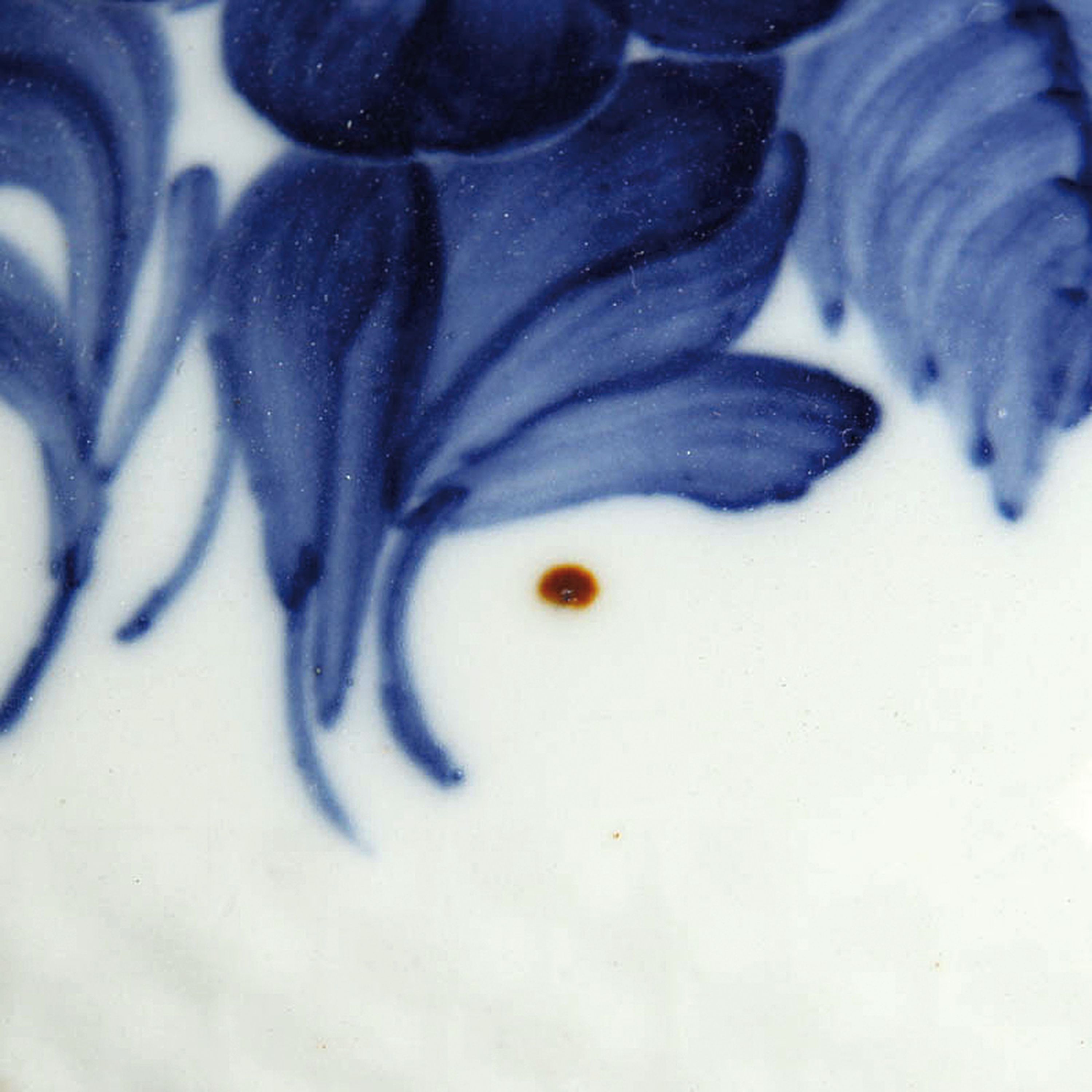 Detail j: Große Suppenterrine, Royal Copenhagen, 20.Jh., Porzellan, Blaue Blume, Deckelterrine mit Unterteller, Zitrone als Deckelbekrönung, 50x30x30 cm, ...