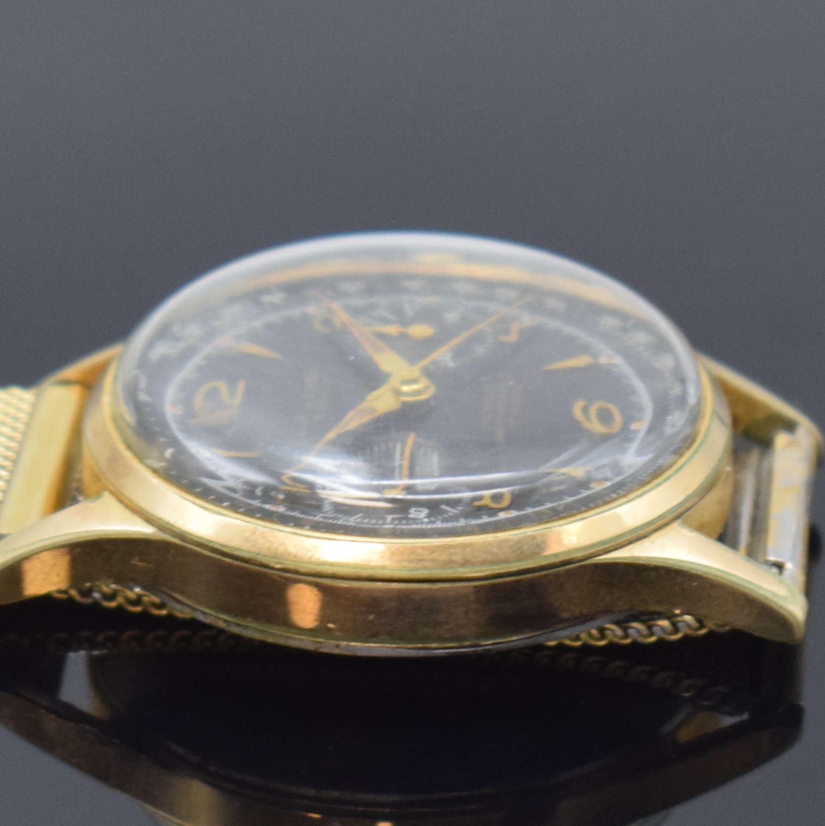 Detail d: Set 2 vergoldete Armbandchronographen, beide Schweiz um 19580, Handaufzug, Edelstahlböden aufgedr., 1.)x La Leuba, schwarzes Zifferbl. Kal. Venus ...